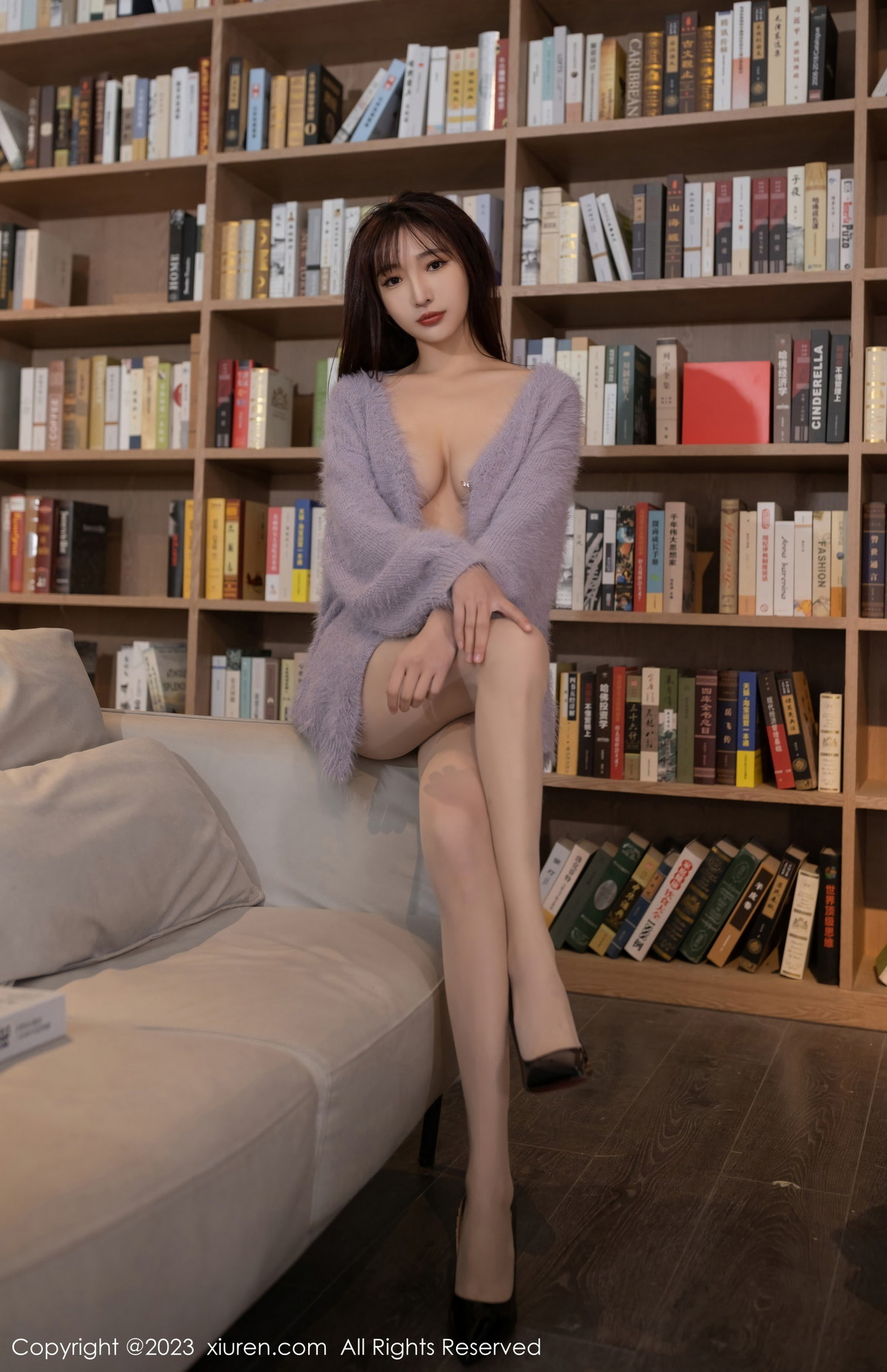 Xgyw.Net_XiuRen第6209期_模特陆萱萱图书馆场景紫色露肩连衣短裙配超薄肉丝完美诱惑写真81P