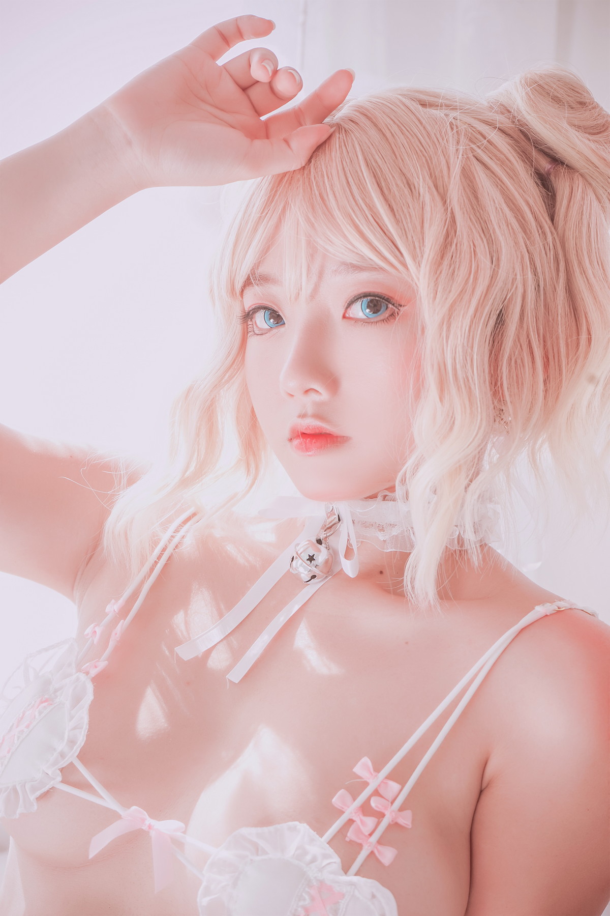 Xgyw.Net_越南小姐姐Messie Huang-Pure Bath主题私房浴缸里花瓣浴情趣内衣诱惑写真26P