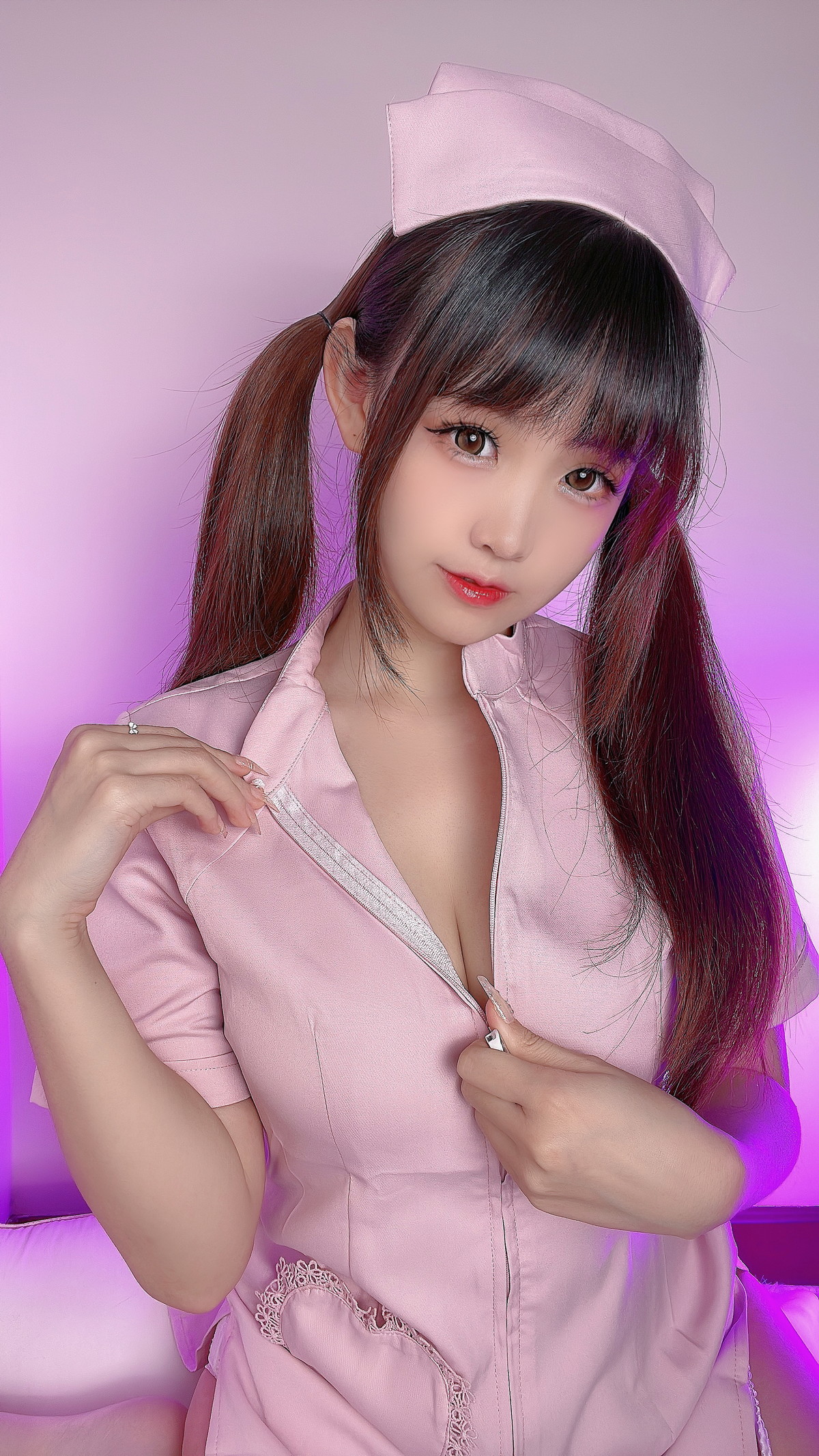 Xgyw.Net_网络美女miko酱ww护士姐姐主题性感粉色护士装配肉丝吊袜秀美腿玉足迷人写真27P