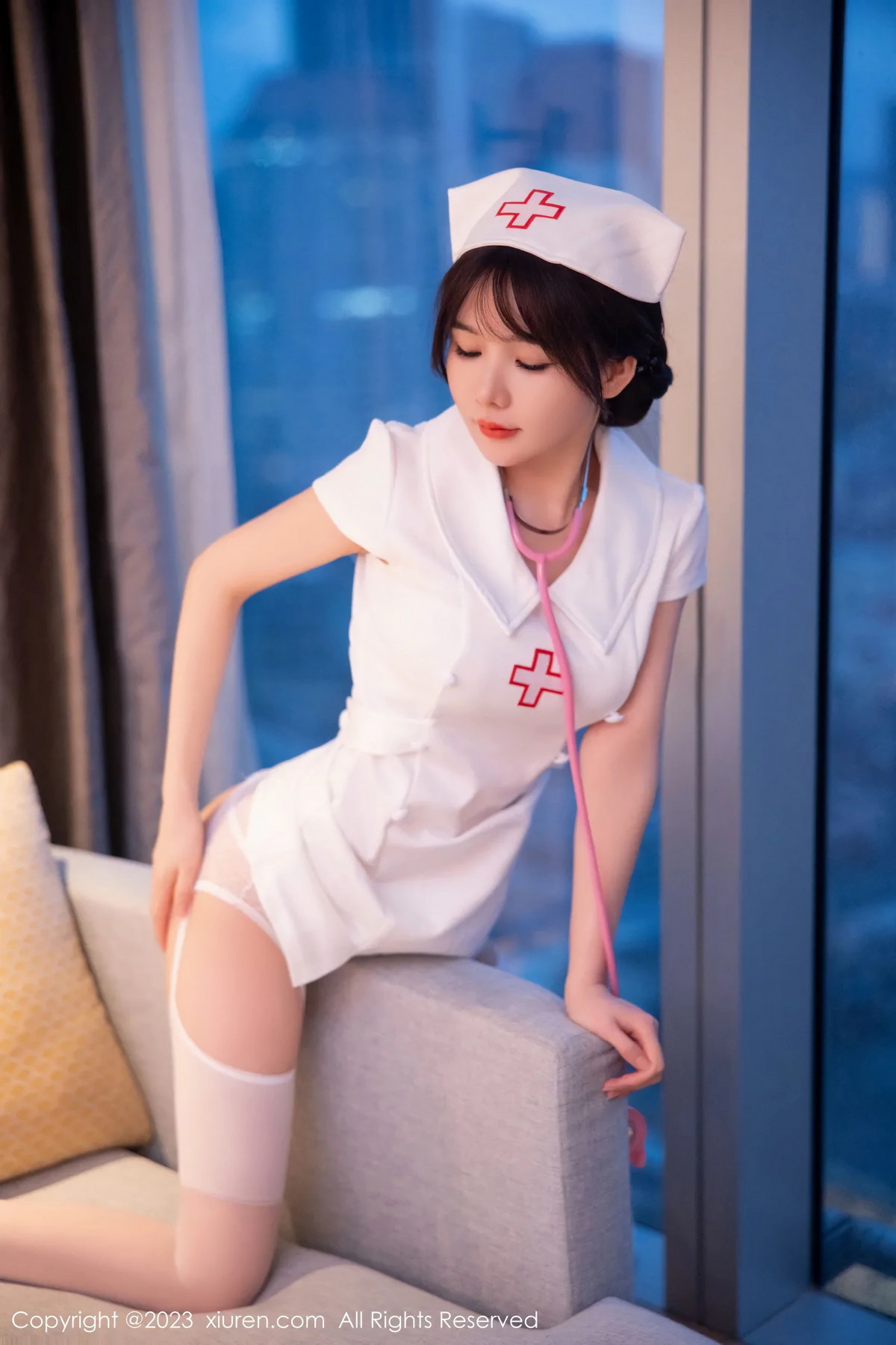 Xgyw.Net_XiuRen第6221期_模特婠婠么性感白色情趣护士服配白丝吊袜秀曼妙身姿绝美写真81P