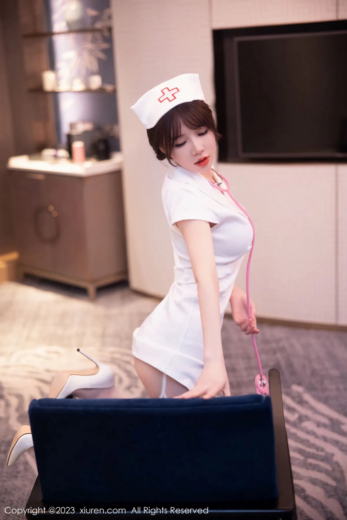 Xgyw.Net_XiuRen第6221期_模特婠婠么性感白色情趣护士服配白丝吊袜秀曼妙身姿绝美写真81P