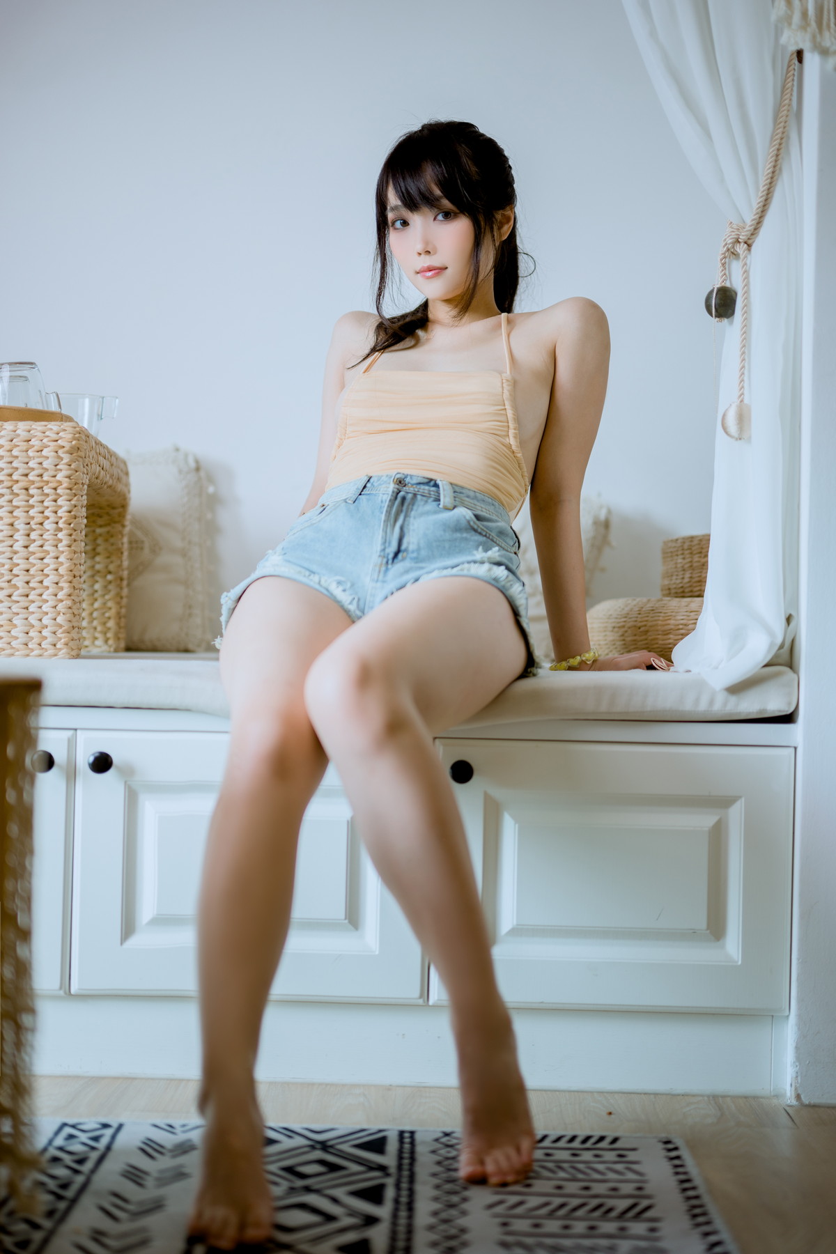 Xgyw.Net_网络美女汪知子观察柠檬主题私房脱牛仔短裤露性感肉色连体衣完美诱惑写真41P