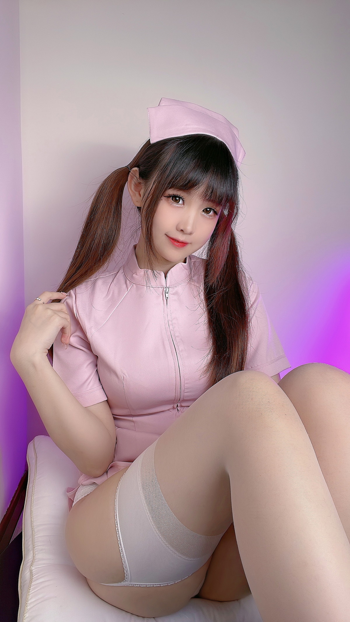 Xgyw.Net_网络美女miko酱ww护士姐姐主题性感粉色护士装配肉丝吊袜秀美腿玉足迷人写真27P