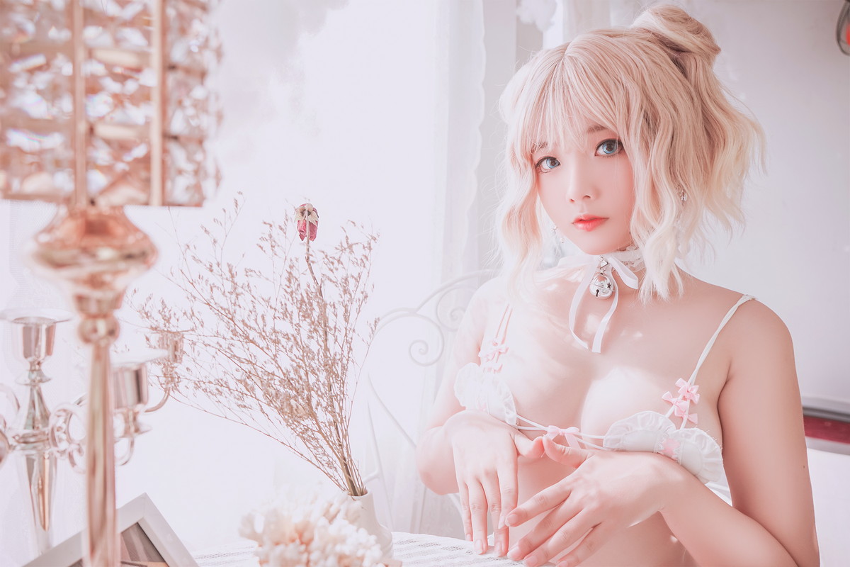 Xgyw.Net_越南小姐姐Messie Huang-Pure Bath主题私房浴缸里花瓣浴情趣内衣诱惑写真26P