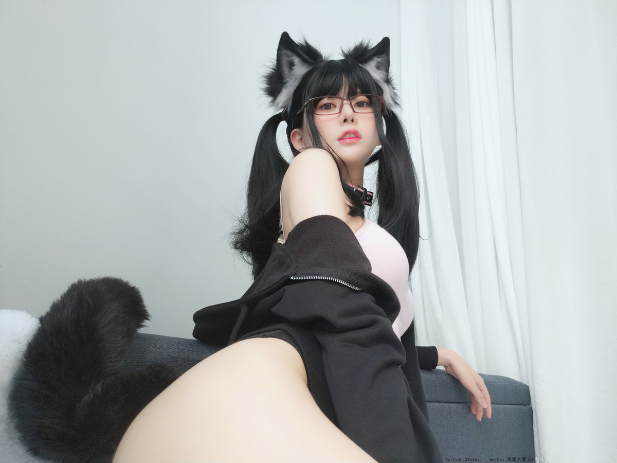 Xgyw.Net_萌妹子眼酱大魔王w黑猫主题脱黑色外衣露性感粉色内衣秀豪乳翘臀诱惑写真26P