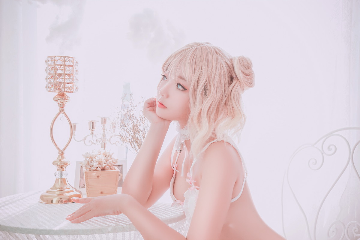 Xgyw.Net_越南小姐姐Messie Huang-Pure Bath主题私房浴缸里花瓣浴情趣内衣诱惑写真26P