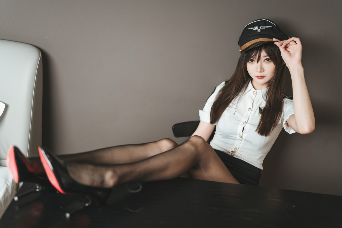 Xgyw.Net_网络美女51酱制服主题性感女警制服情趣捆绑半脱露黑色蕾丝内衣诱惑写真71P