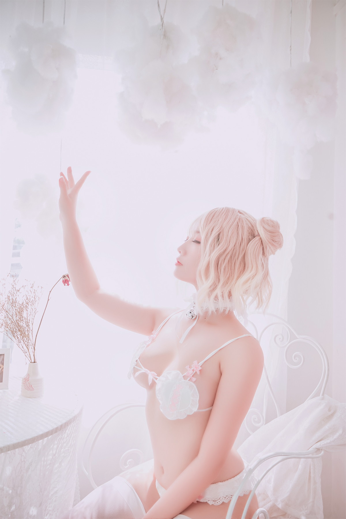 Xgyw.Net_越南小姐姐Messie Huang-Pure Bath主题私房浴缸里花瓣浴情趣内衣诱惑写真26P