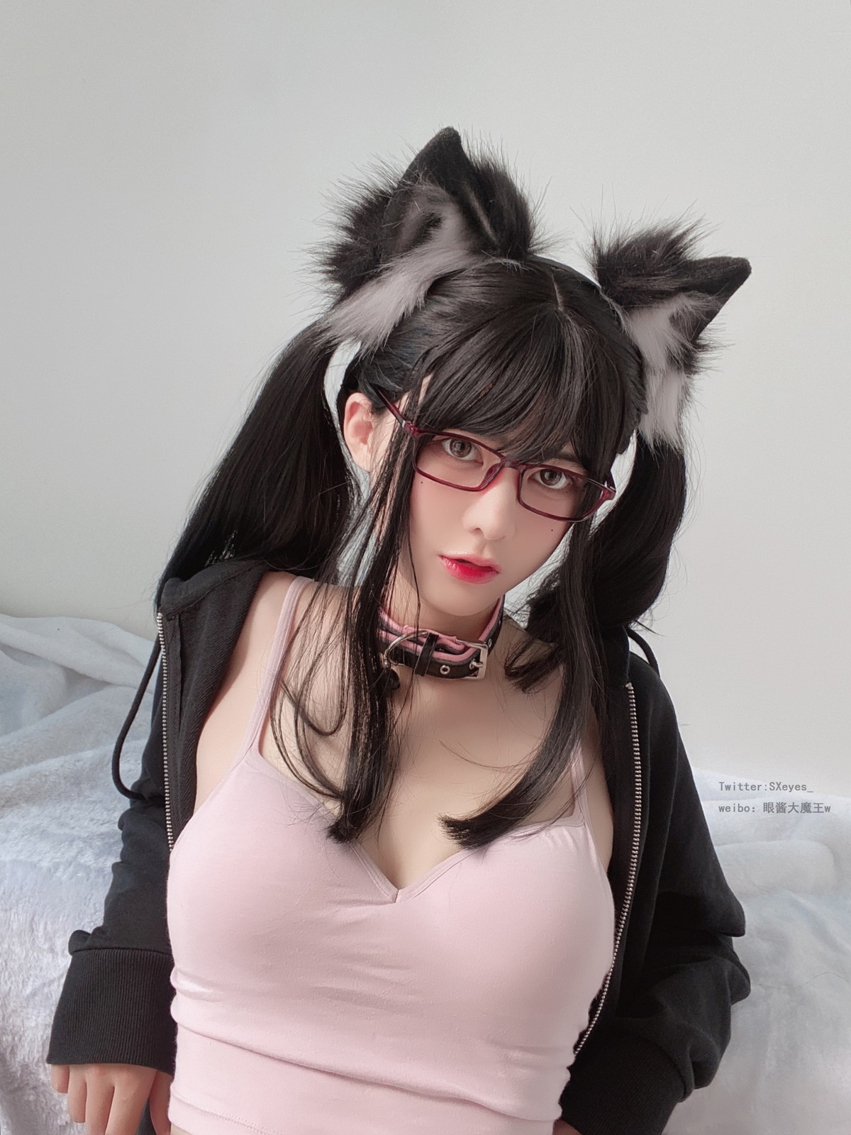 Xgyw.Net_萌妹子眼酱大魔王w黑猫主题脱黑色外衣露性感粉色内衣秀豪乳翘臀诱惑写真26P