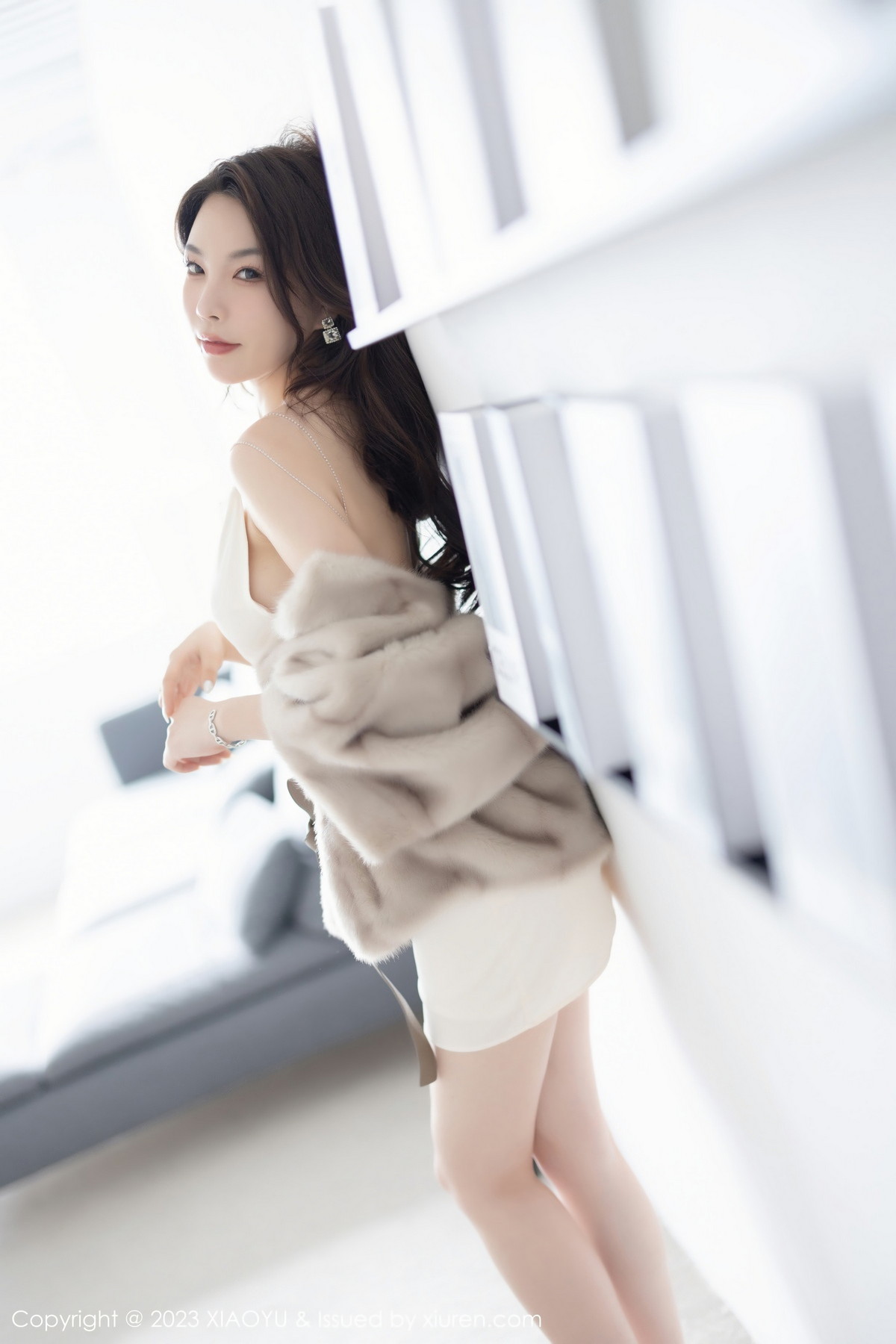 Xgyw.Net_[XiaoYu画语界]Vol.960_女神徐莉芝Booty性感米色吊带裙配原色丝袜秀娇美身段迷人写真85P