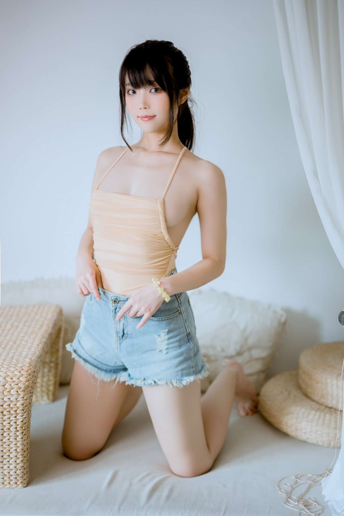 Xgyw.Net_网络美女汪知子观察柠檬主题私房脱牛仔短裤露性感肉色连体衣完美诱惑写真41P