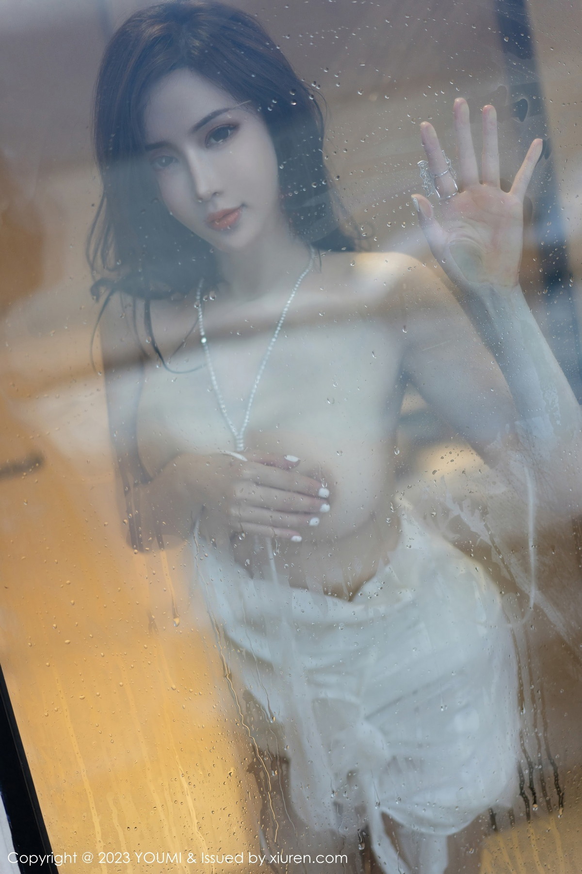Xgyw.Net_[YouMi尤蜜荟]Vol.897_女神Carol周妍希泳池性感白色吊带长裙湿身秀完美身材诱惑写真74P