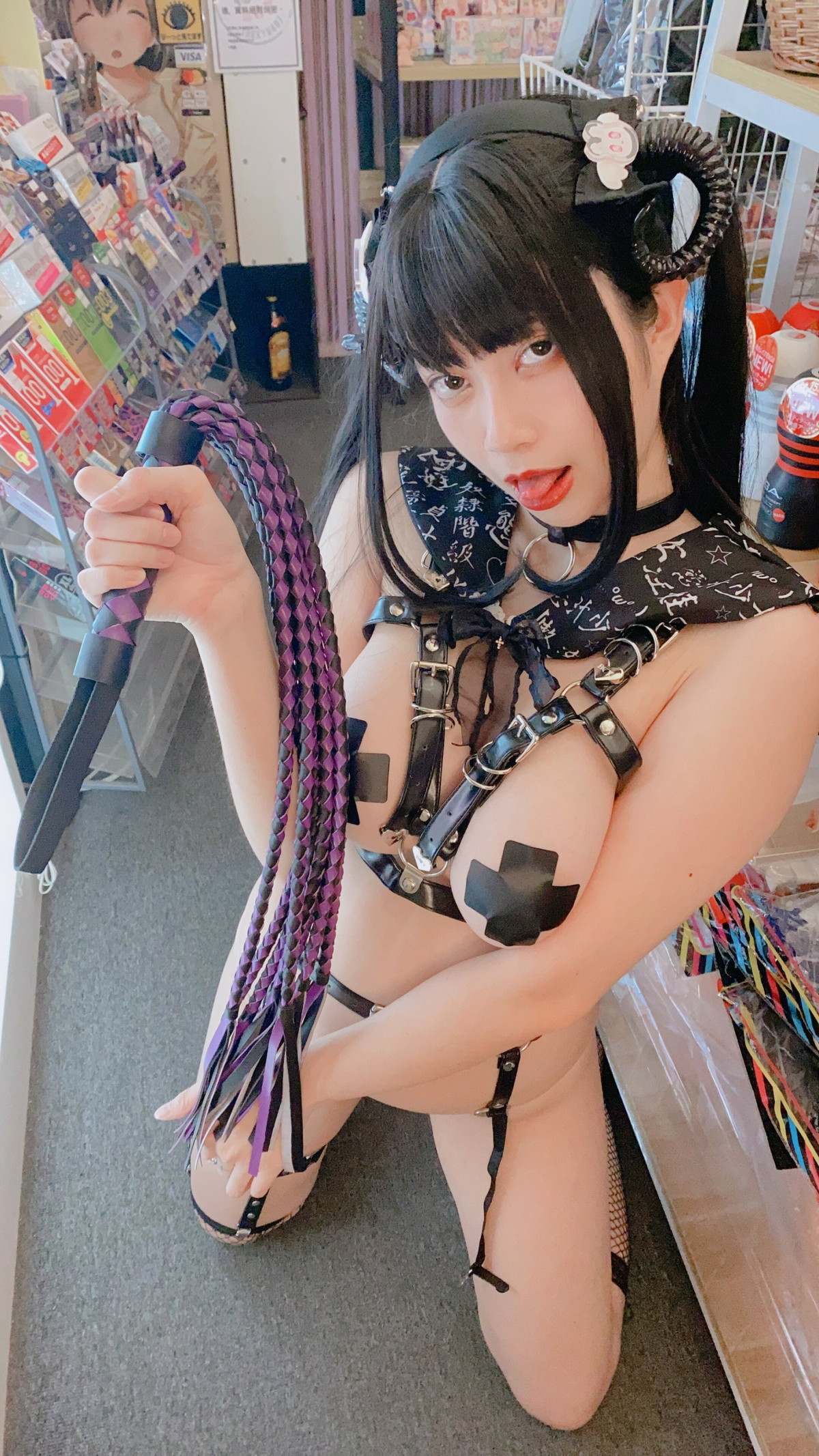 Xgyw.Net_网络美女Hieey Heika嗨兒魅魔主题性感黑色带子情趣服饰露豪乳遮点诱惑写真92P