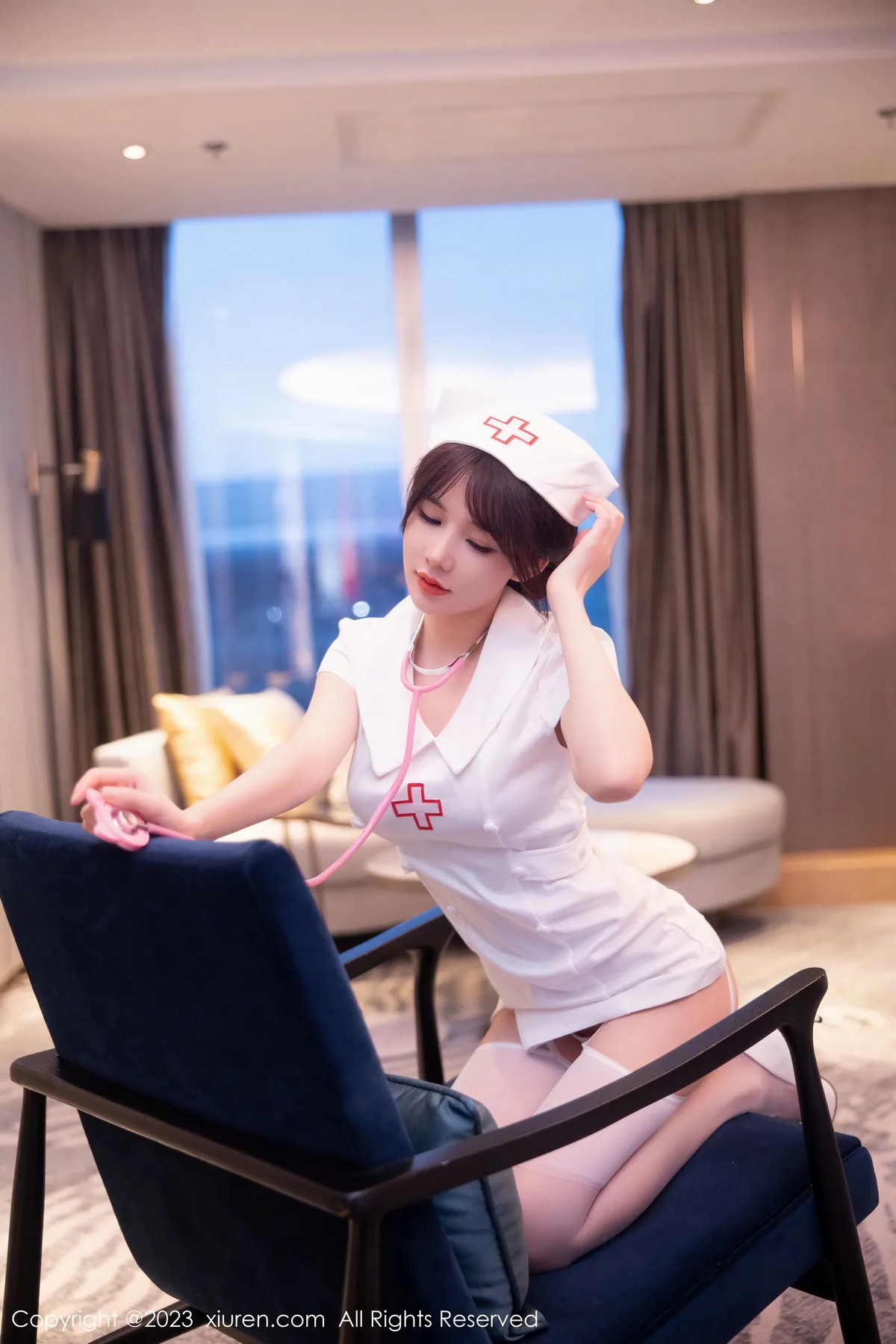 Xgyw.Net_XiuRen第6221期_模特婠婠么性感白色情趣护士服配白丝吊袜秀曼妙身姿绝美写真81P