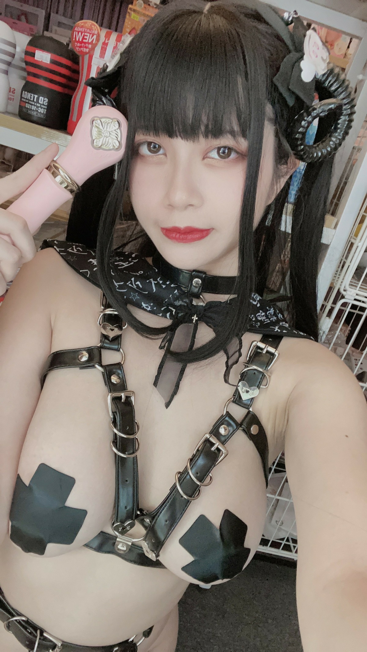 Xgyw.Net_网络美女Hieey Heika嗨兒魅魔主题性感黑色带子情趣服饰露豪乳遮点诱惑写真92P