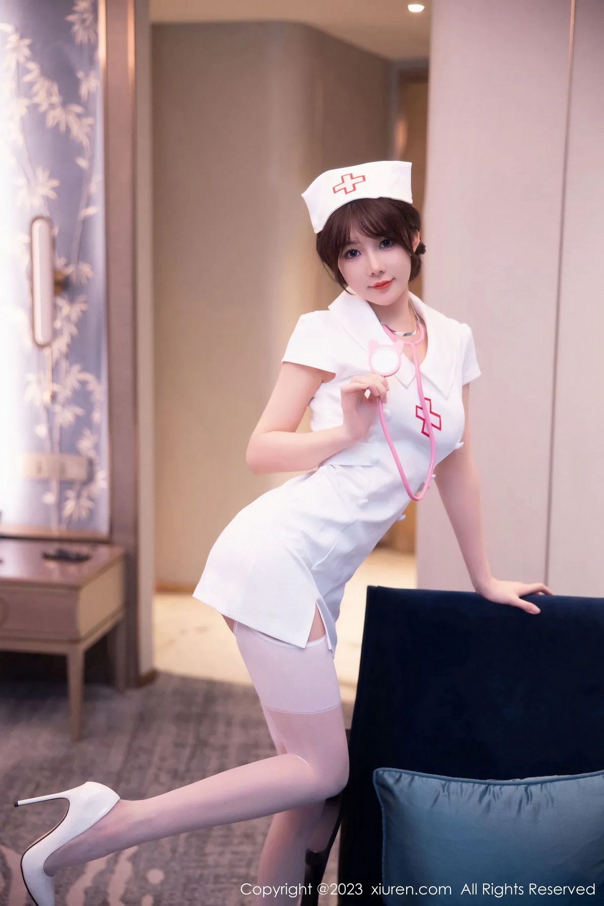 Xgyw.Net_XiuRen第6221期_模特婠婠么性感白色情趣护士服配白丝吊袜秀曼妙身姿绝美写真81P
