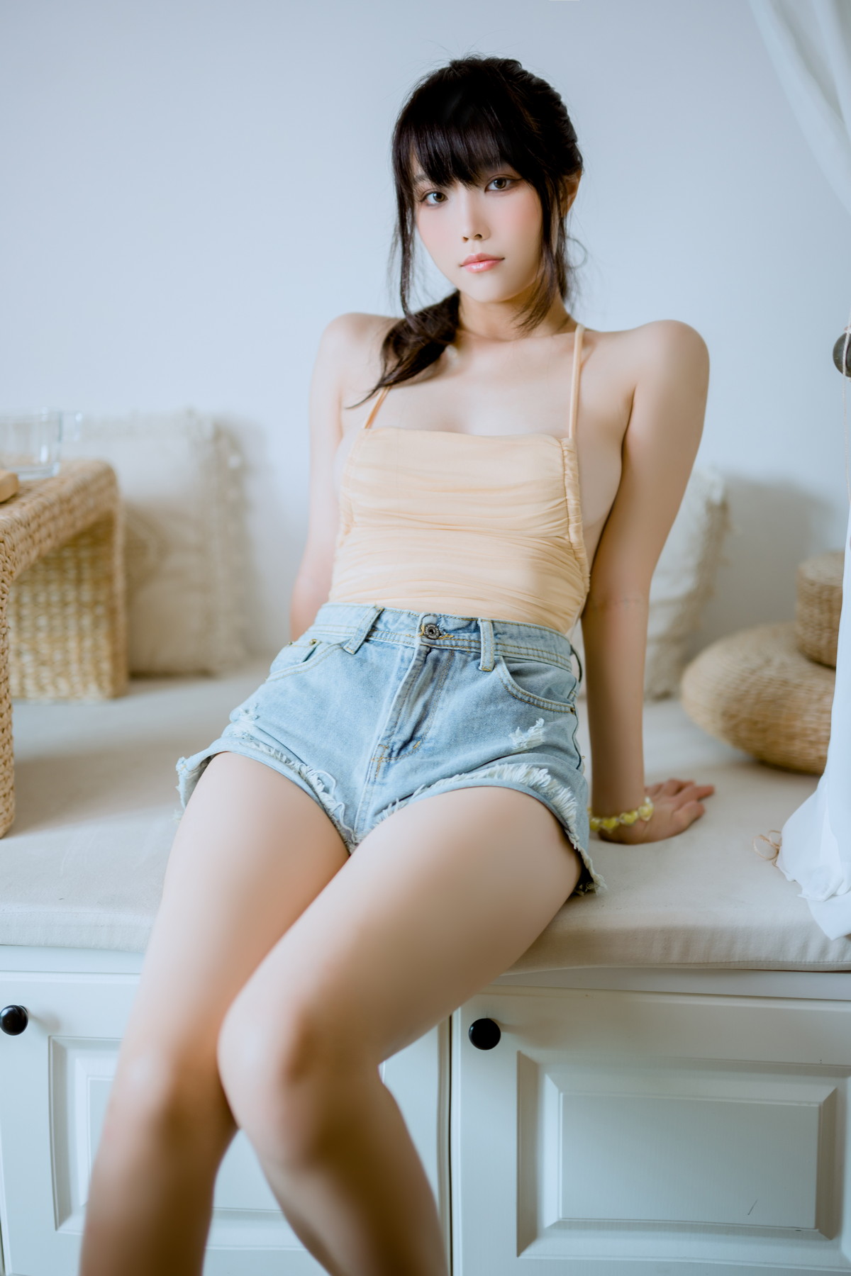 Xgyw.Net_网络美女汪知子观察柠檬主题私房脱牛仔短裤露性感肉色连体衣完美诱惑写真41P