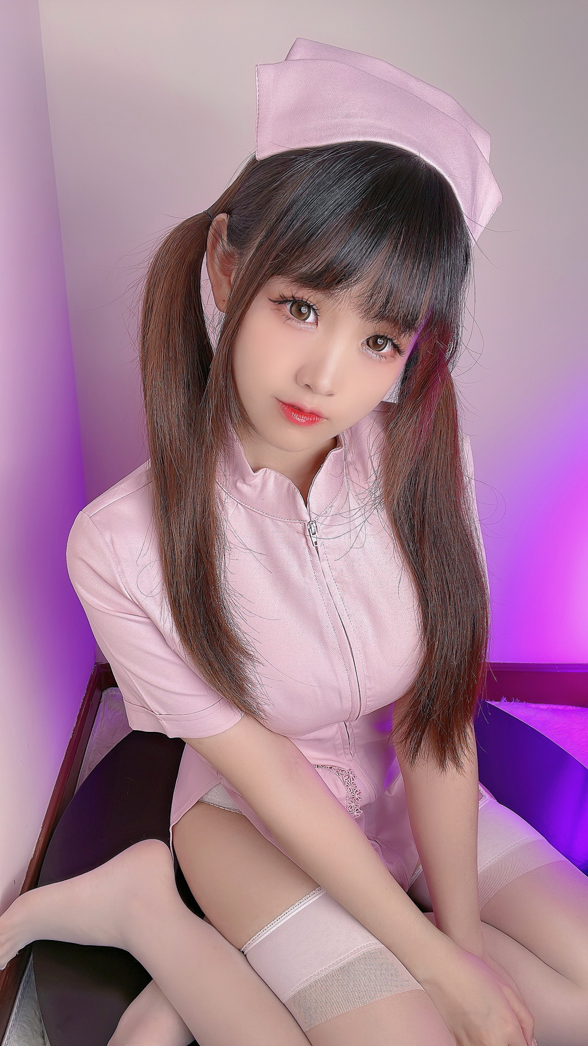 Xgyw.Net_网络美女miko酱ww护士姐姐主题性感粉色护士装配肉丝吊袜秀美腿玉足迷人写真27P