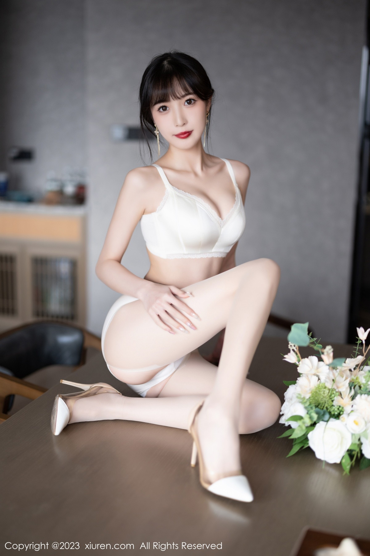 Xgyw.Net_XiuRen第6236期_模特林星阑脱咖啡色连衣裙露白色蕾丝内衣配开档肉丝诱惑写真90P
