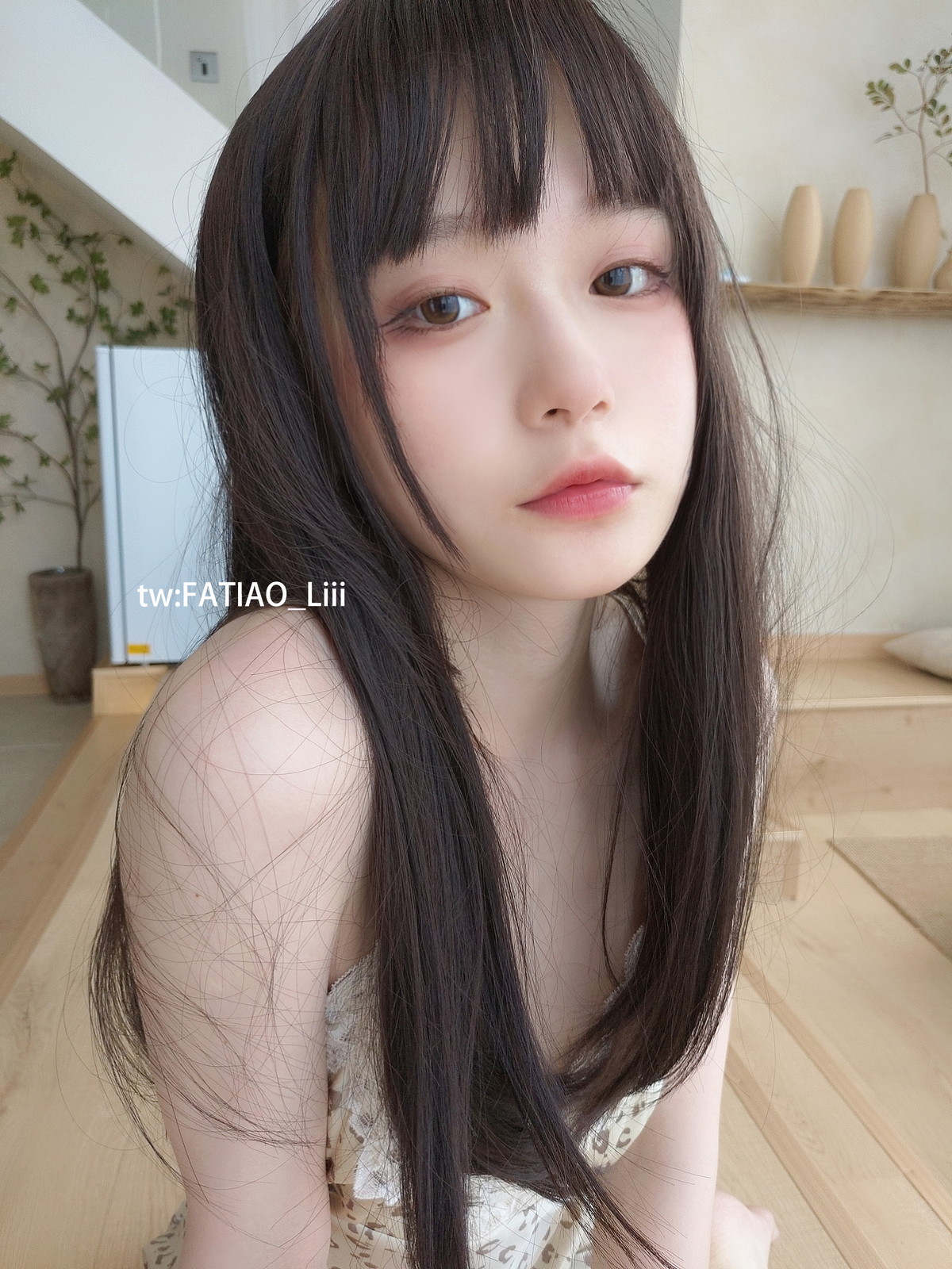 Xgyw.Net_网络美女迷之呆梨姐姐的睡衣主题私房半脱睡衣露性感豹纹内裤秀翘臀诱惑写真100P