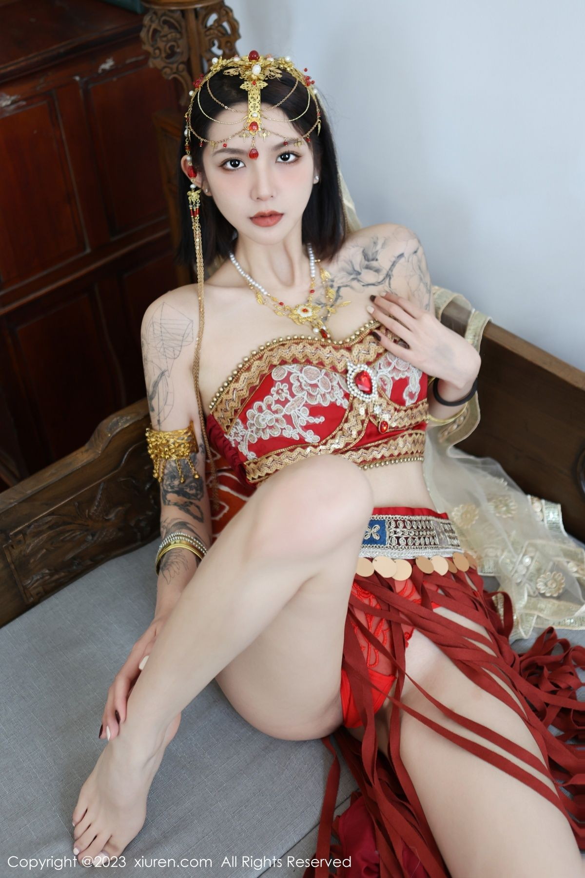 Xgyw.Net_XiuRen第6240期_模特乔一一性感异域风情舞女服饰秀曼妙身姿迷人气质诱惑写真76P