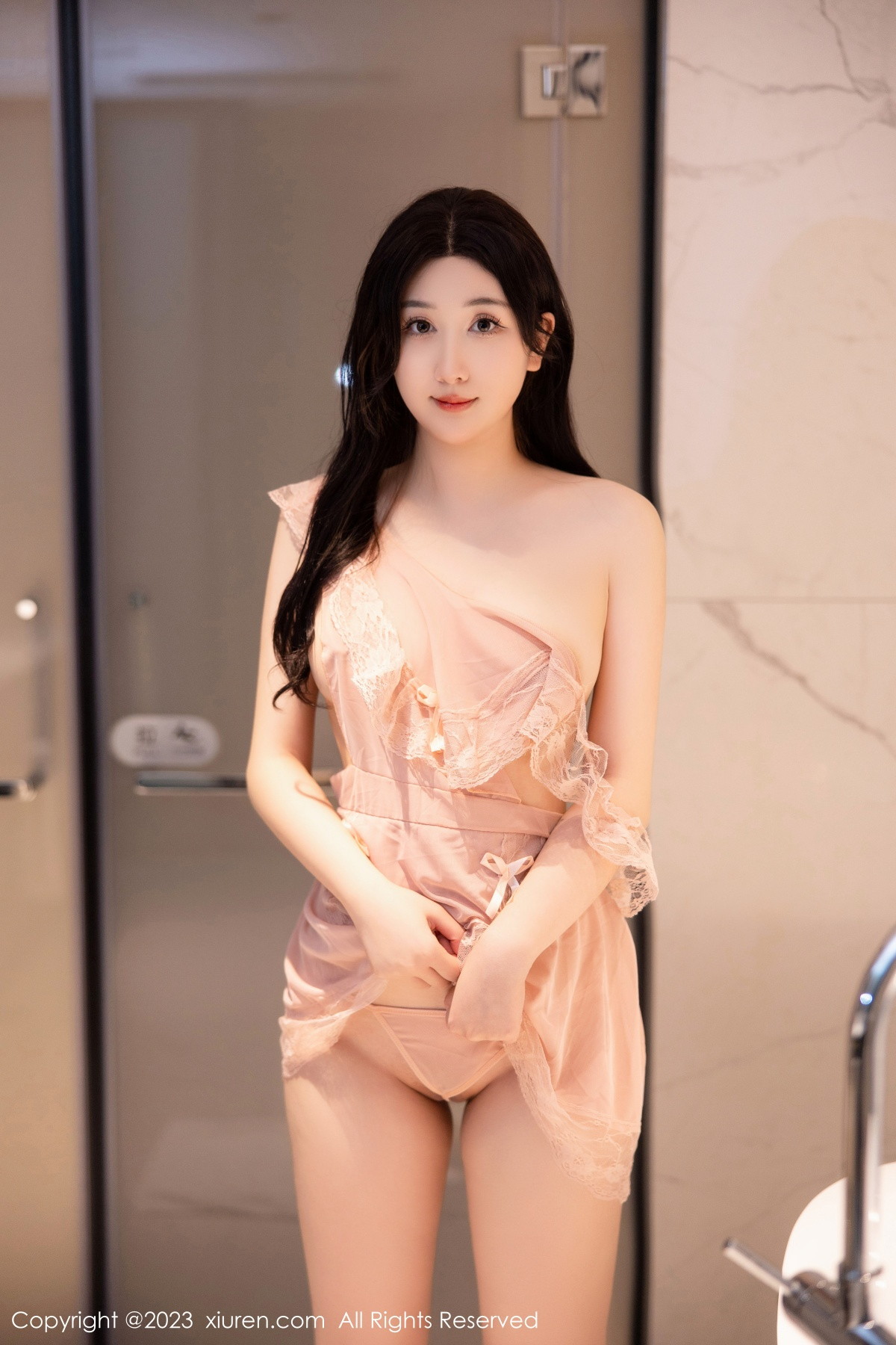 Xgyw.Net_XiuRen第6243期_模特江真真浴室场景性感淡粉色蕾丝情趣服秀惹火身材诱惑写真78P