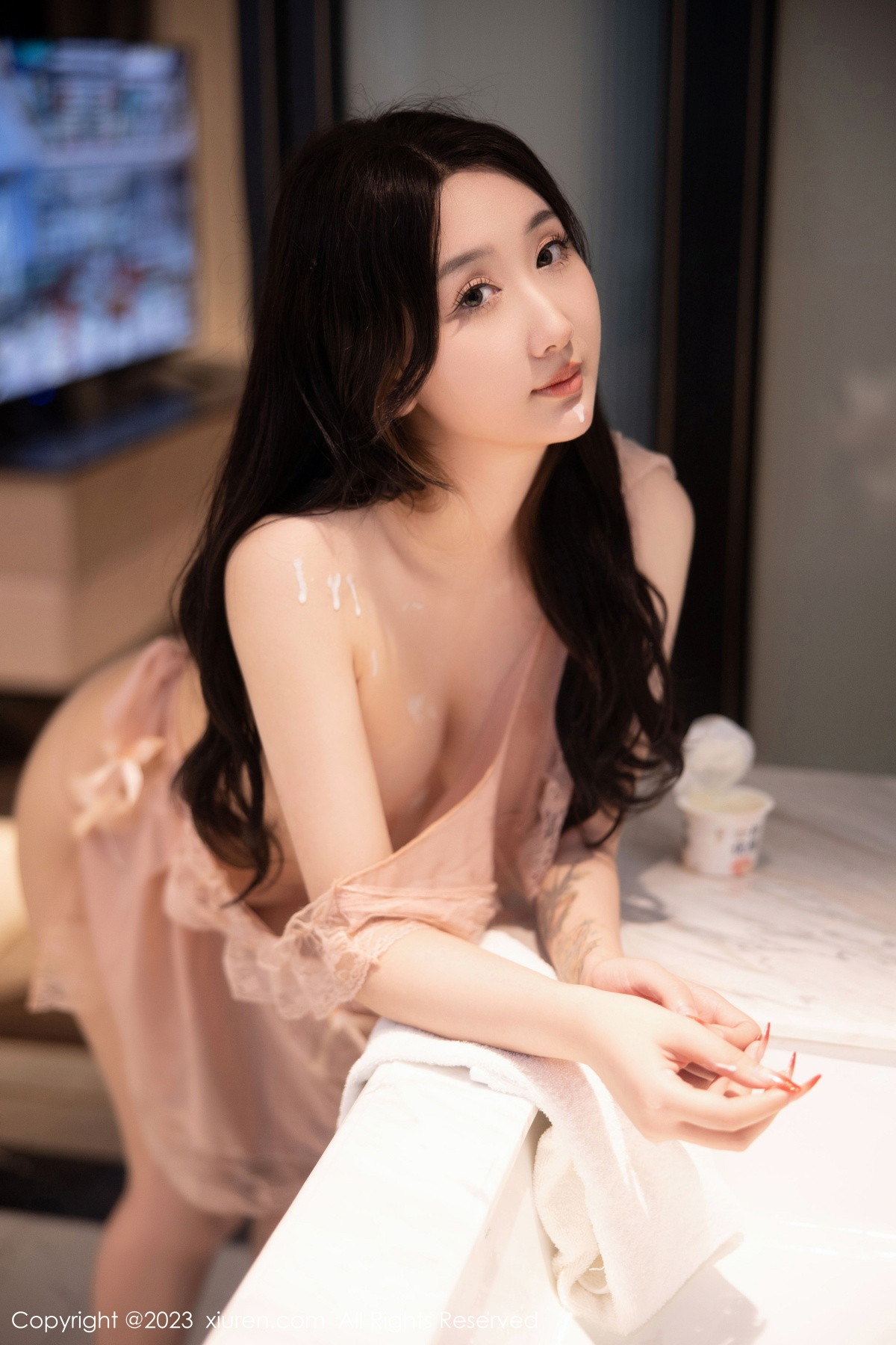 Xgyw.Net_XiuRen第6243期_模特江真真浴室场景性感淡粉色蕾丝情趣服秀惹火身材诱惑写真78P