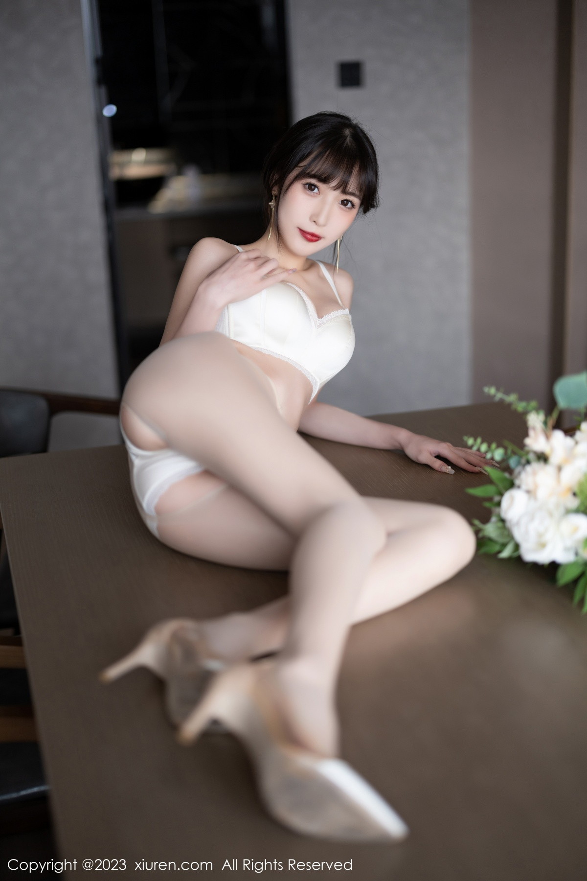 Xgyw.Net_XiuRen第6236期_模特林星阑脱咖啡色连衣裙露白色蕾丝内衣配开档肉丝诱惑写真90P