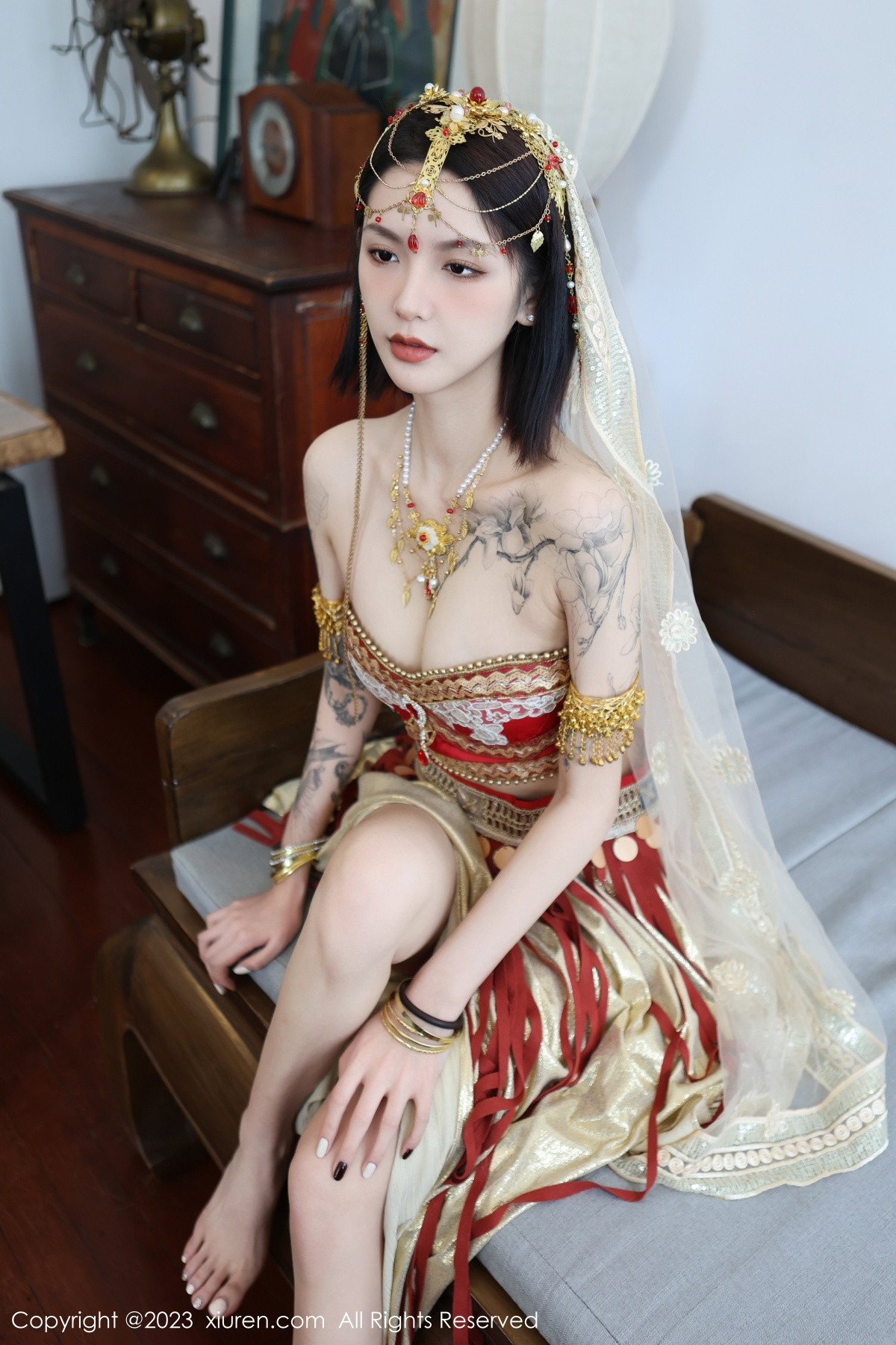 Xgyw.Net_XiuRen第6240期_模特乔一一性感异域风情舞女服饰秀曼妙身姿迷人气质诱惑写真76P