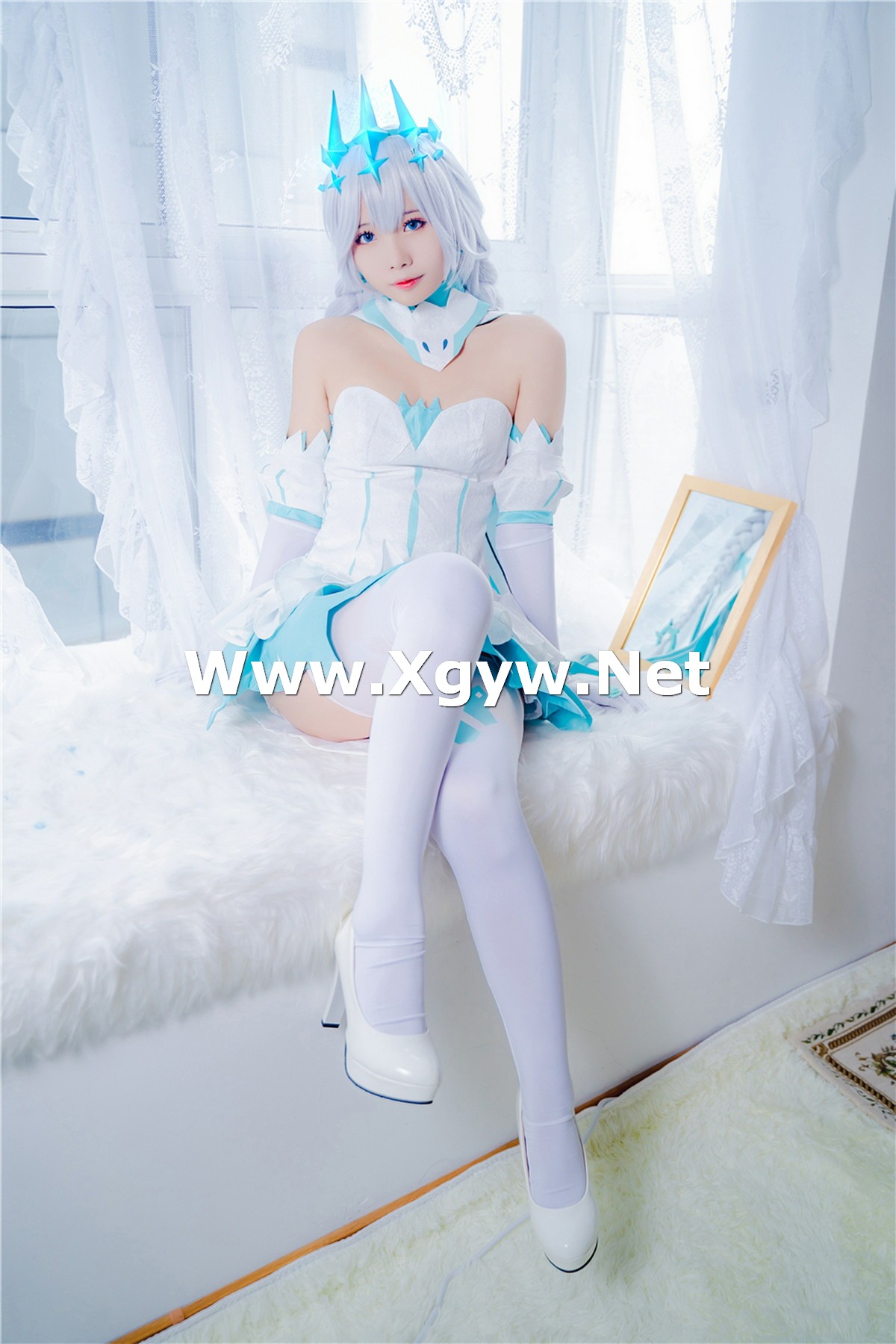 Xgyw.Net_网络美女墨玉-M琪亚娜主题性感连衣短裙配白丝袜秀白嫩肌肤完美身材迷人写真40P