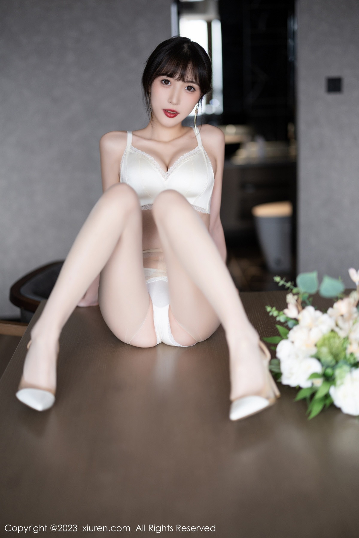 Xgyw.Net_XiuRen第6236期_模特林星阑脱咖啡色连衣裙露白色蕾丝内衣配开档肉丝诱惑写真90P