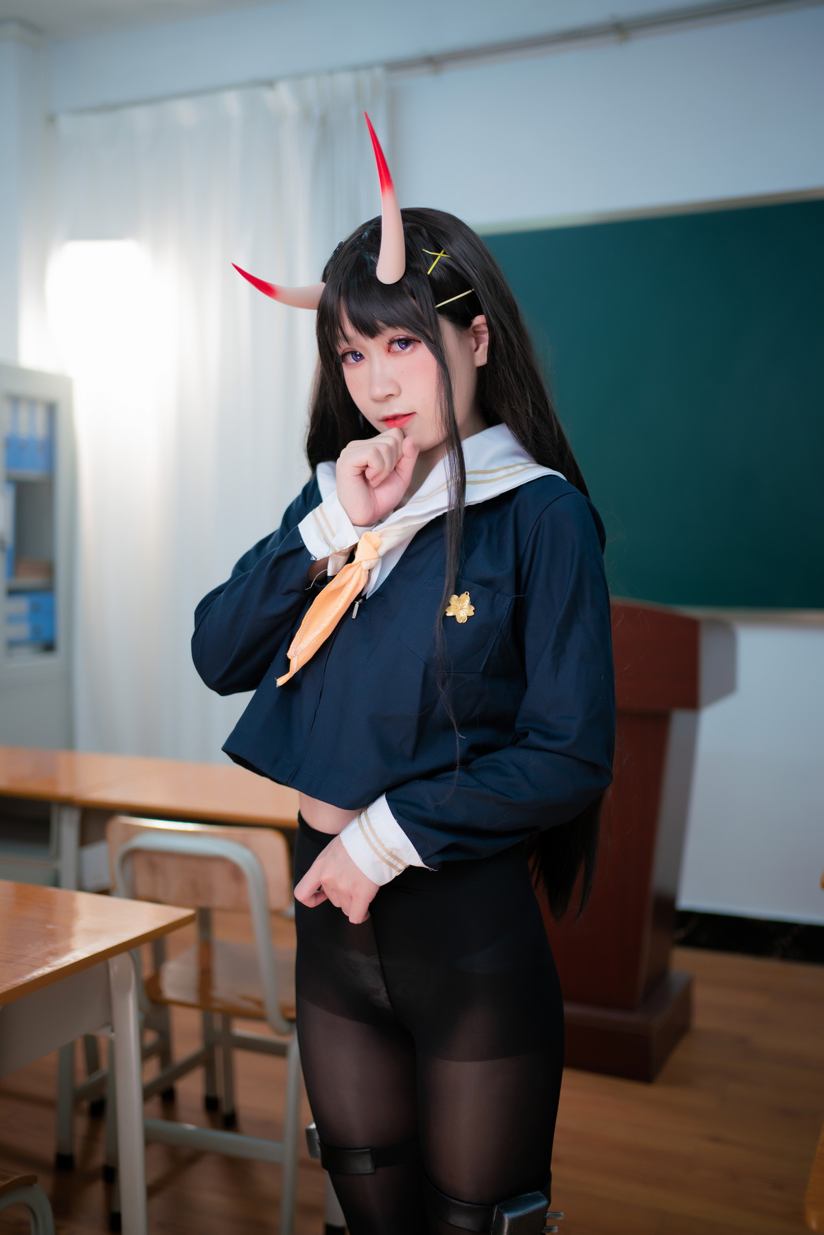 Xgyw.Net_Corer美女流年不停_w能代2主题教室里性感学生制服配超薄黑丝秀美腿诱惑写真36P