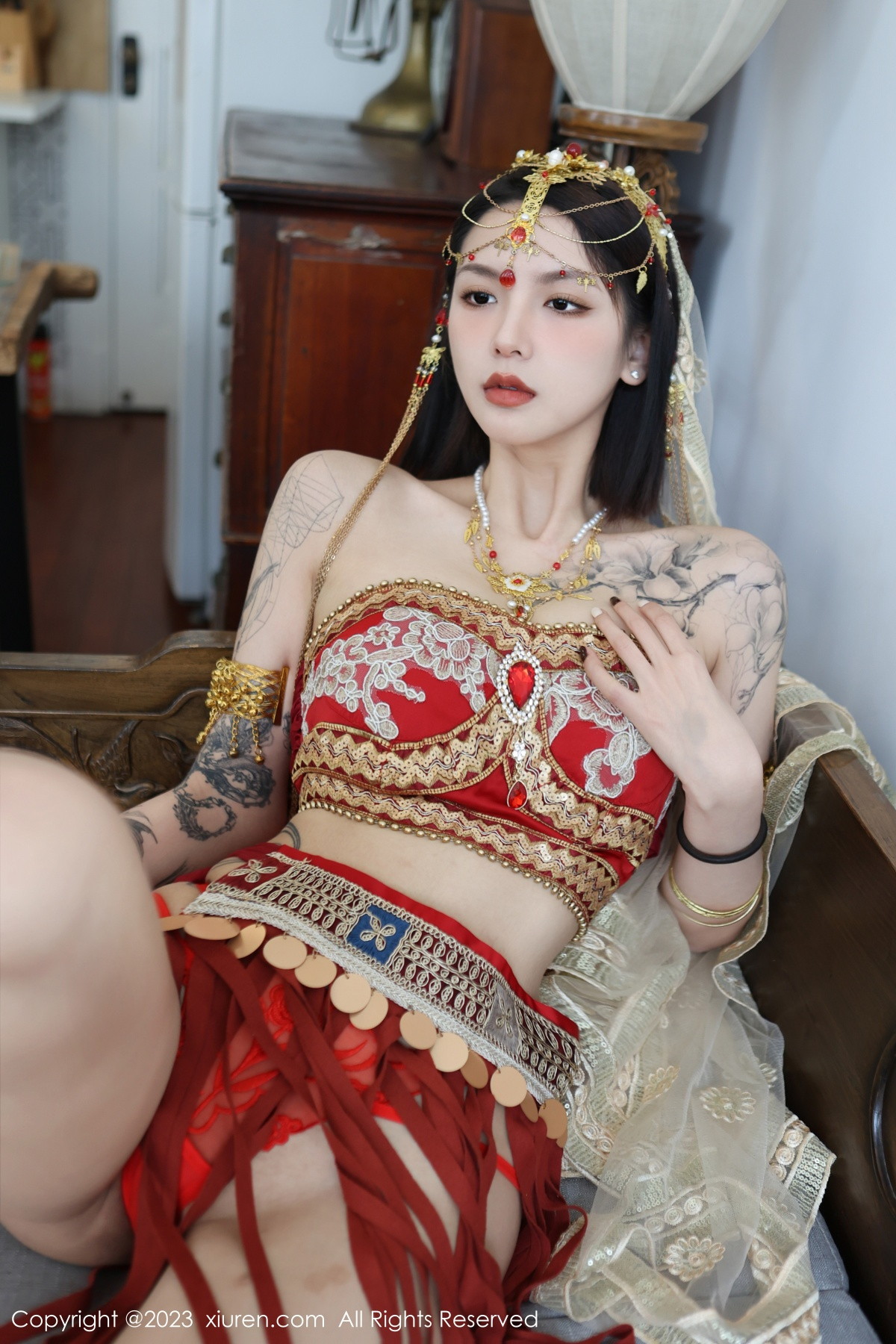 Xgyw.Net_XiuRen第6240期_模特乔一一性感异域风情舞女服饰秀曼妙身姿迷人气质诱惑写真76P