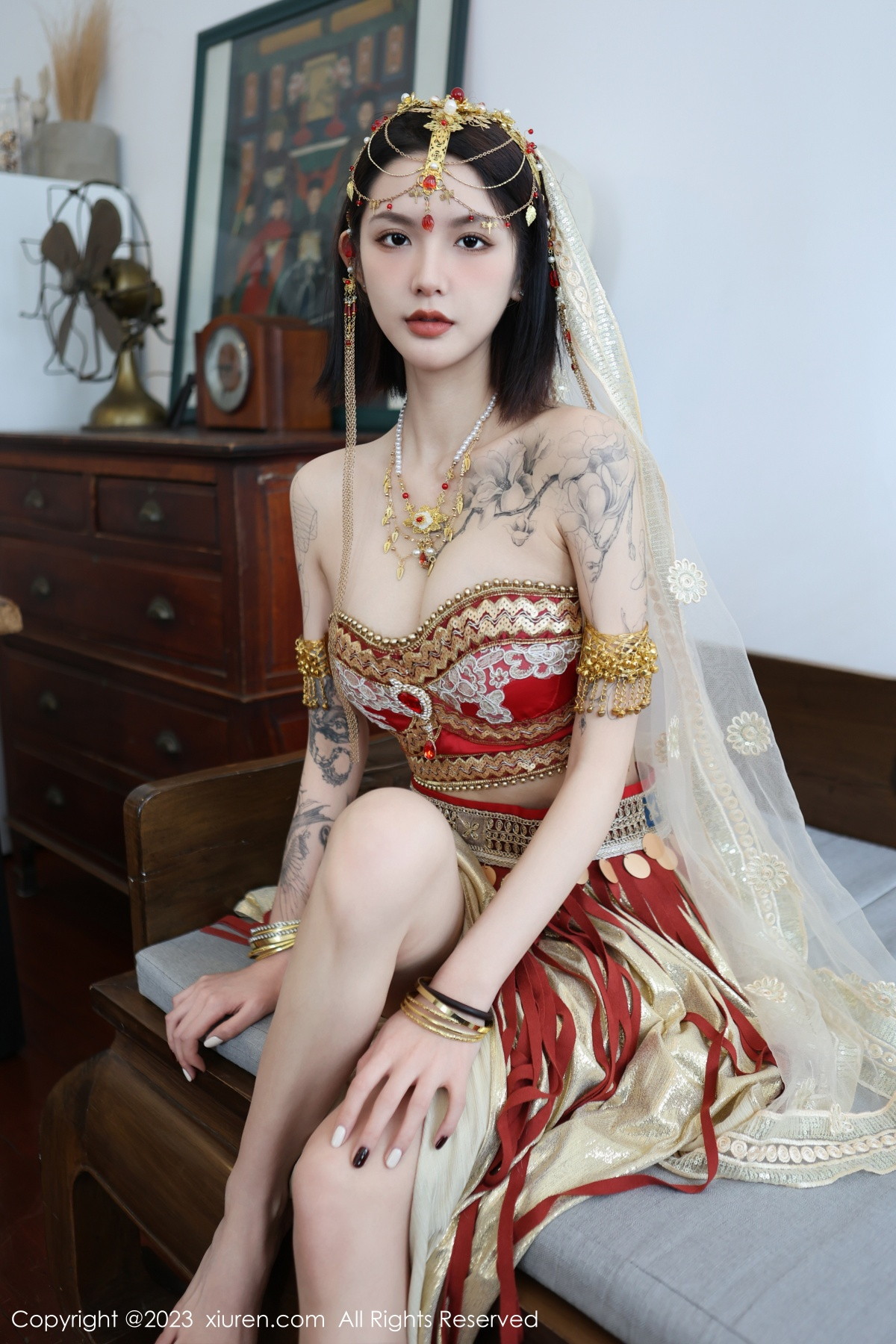 Xgyw.Net_XiuRen第6240期_模特乔一一性感异域风情舞女服饰秀曼妙身姿迷人气质诱惑写真76P