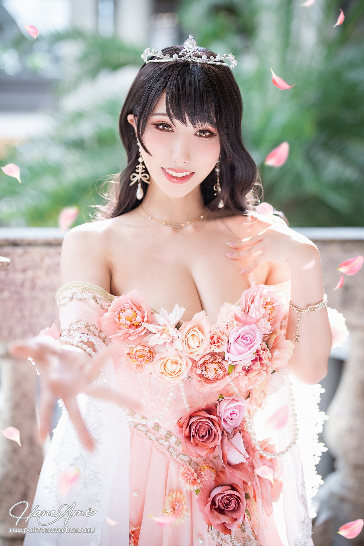 Xgyw.Net_Coser美女雨波_HaneAme生日礼服主题性感粉色低胸连衣裙秀丰满身材诱惑写真29P