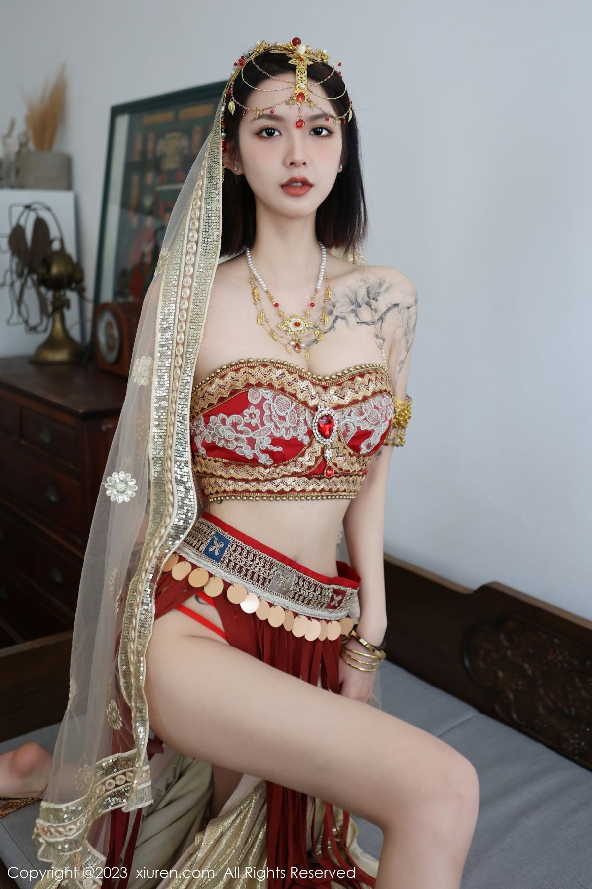 Xgyw.Net_XiuRen第6240期_模特乔一一性感异域风情舞女服饰秀曼妙身姿迷人气质诱惑写真76P