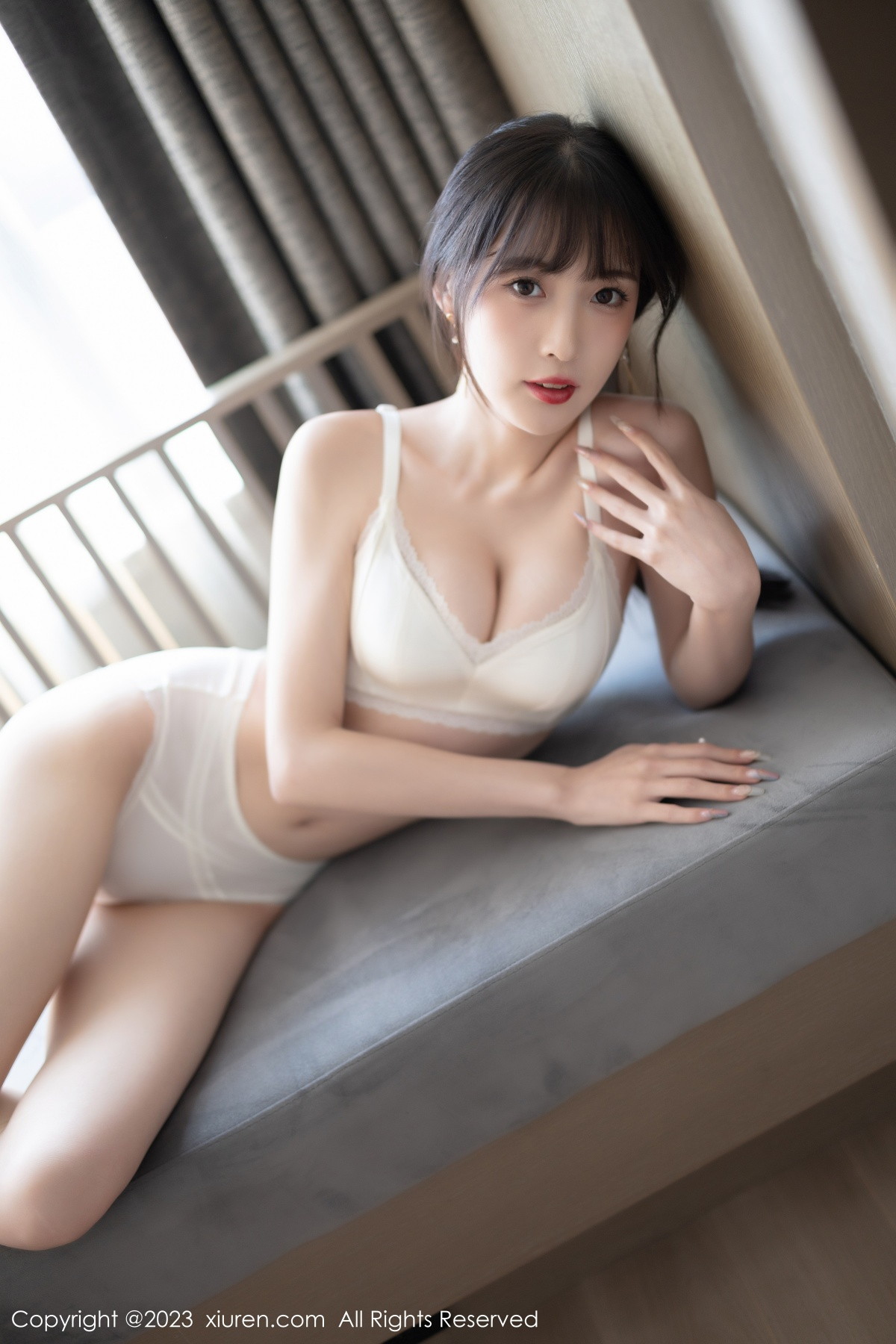 Xgyw.Net_XiuRen第6236期_模特林星阑脱咖啡色连衣裙露白色蕾丝内衣配开档肉丝诱惑写真90P
