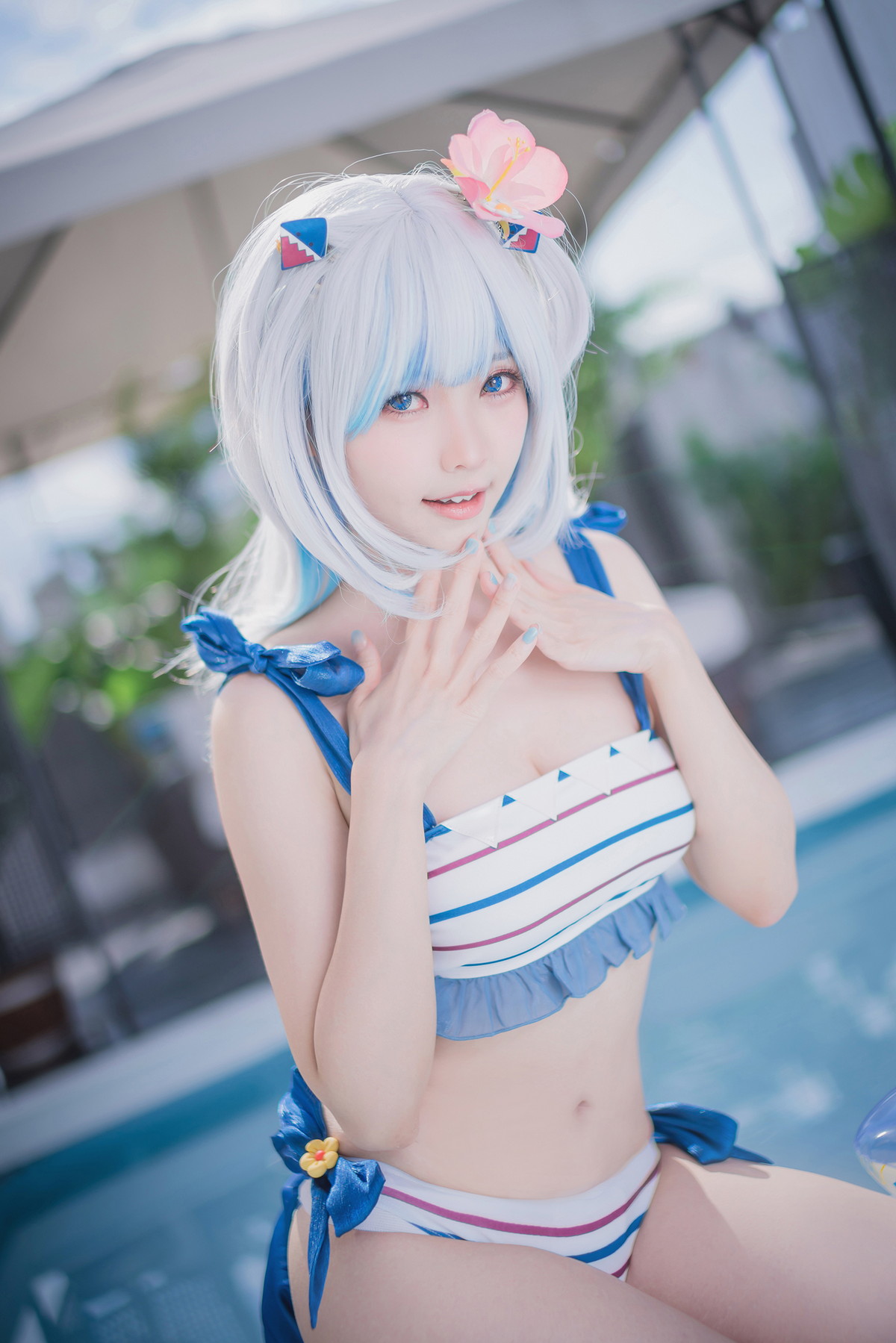 Xgyw.Net_Coser妹子Ely_eee-Gawr Gura Swimsuit主题户外性感横条泳衣秀完美身材诱惑写真26P
