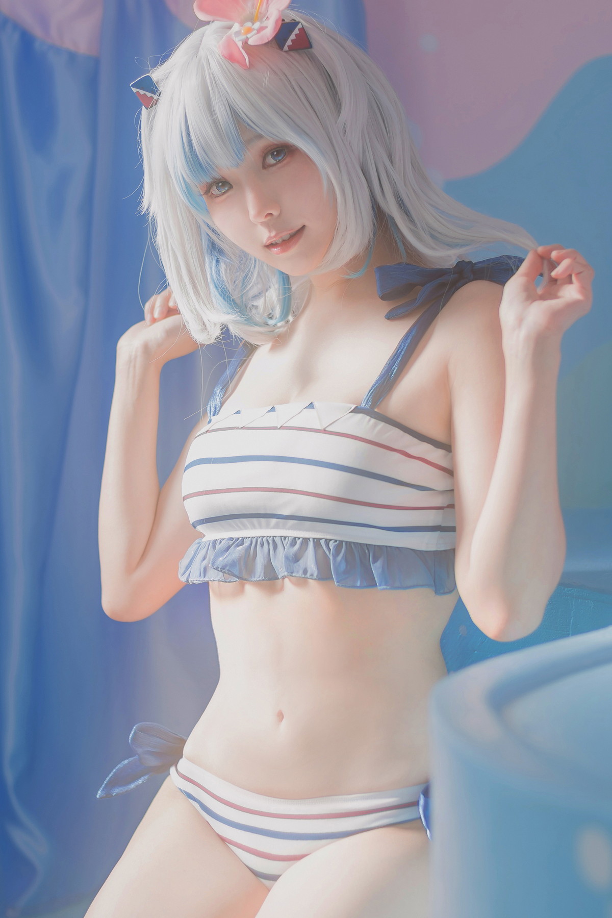 Xgyw.Net_Coser妹子Ely_eee-Gawr Gura Swimsuit主题户外性感横条泳衣秀完美身材诱惑写真26P