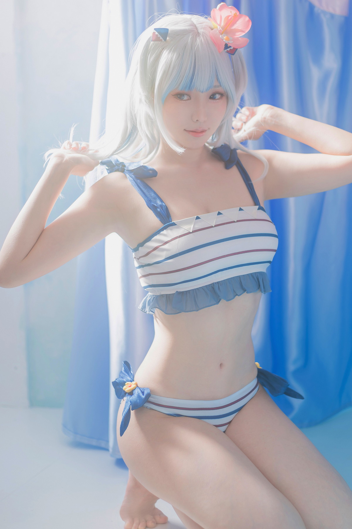 Xgyw.Net_Coser妹子Ely_eee-Gawr Gura Swimsuit主题户外性感横条泳衣秀完美身材诱惑写真26P
