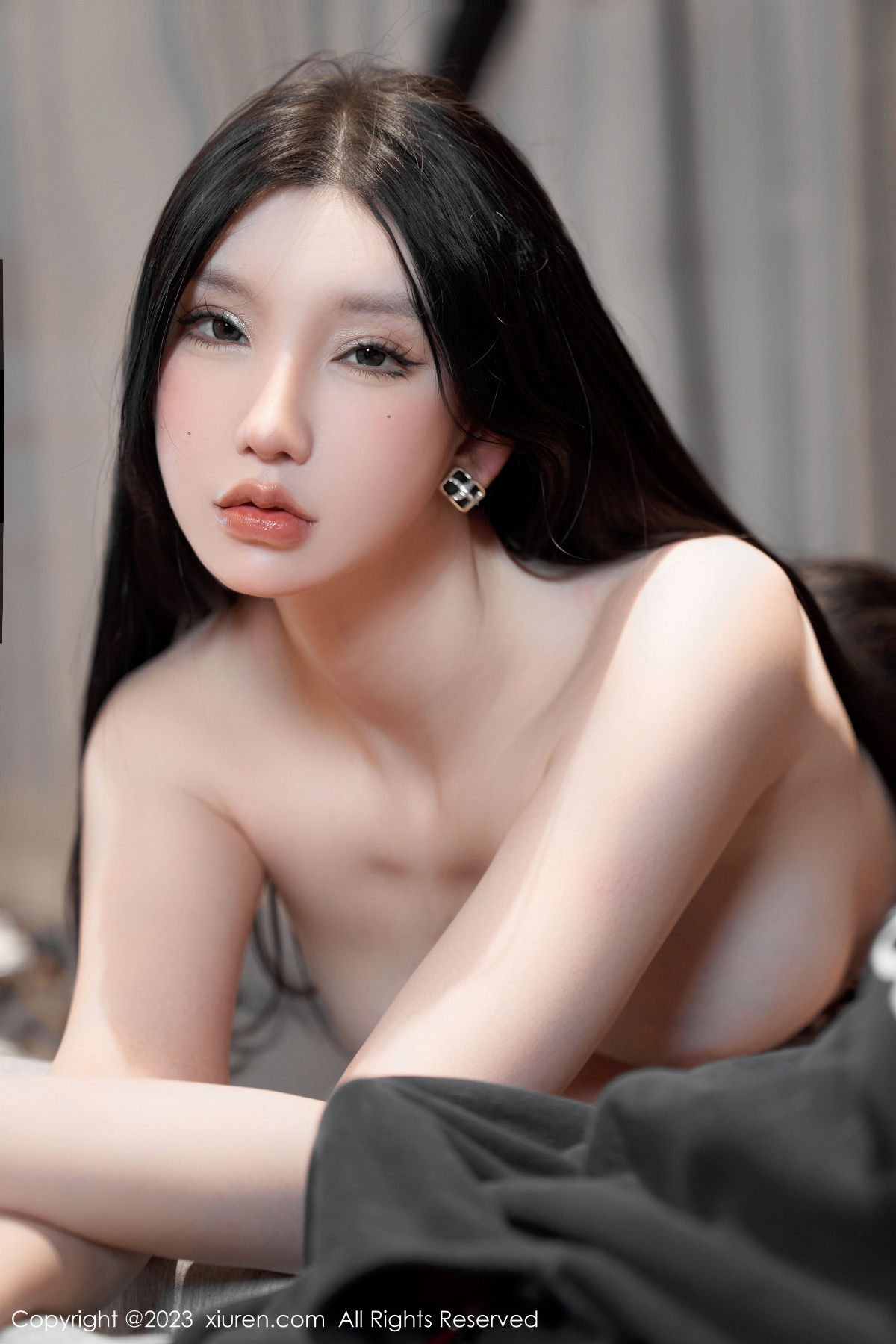 Xgyw.Net_XiuRen第6253期_女神周于希Sally澳门旅拍性感豹纹短裙配超薄黑丝秀美腿诱惑写真94P