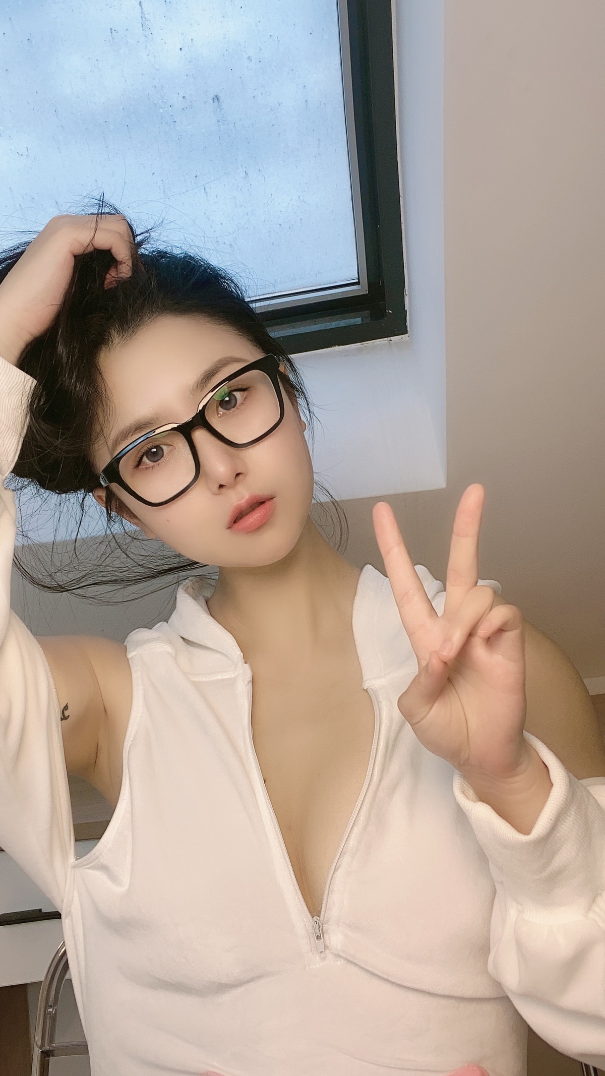Xgyw.Net_健身俏臀少女俏妞qiaoniu微密圈视图主题多套性感服饰系列秀魔鬼身材诱惑写真151P