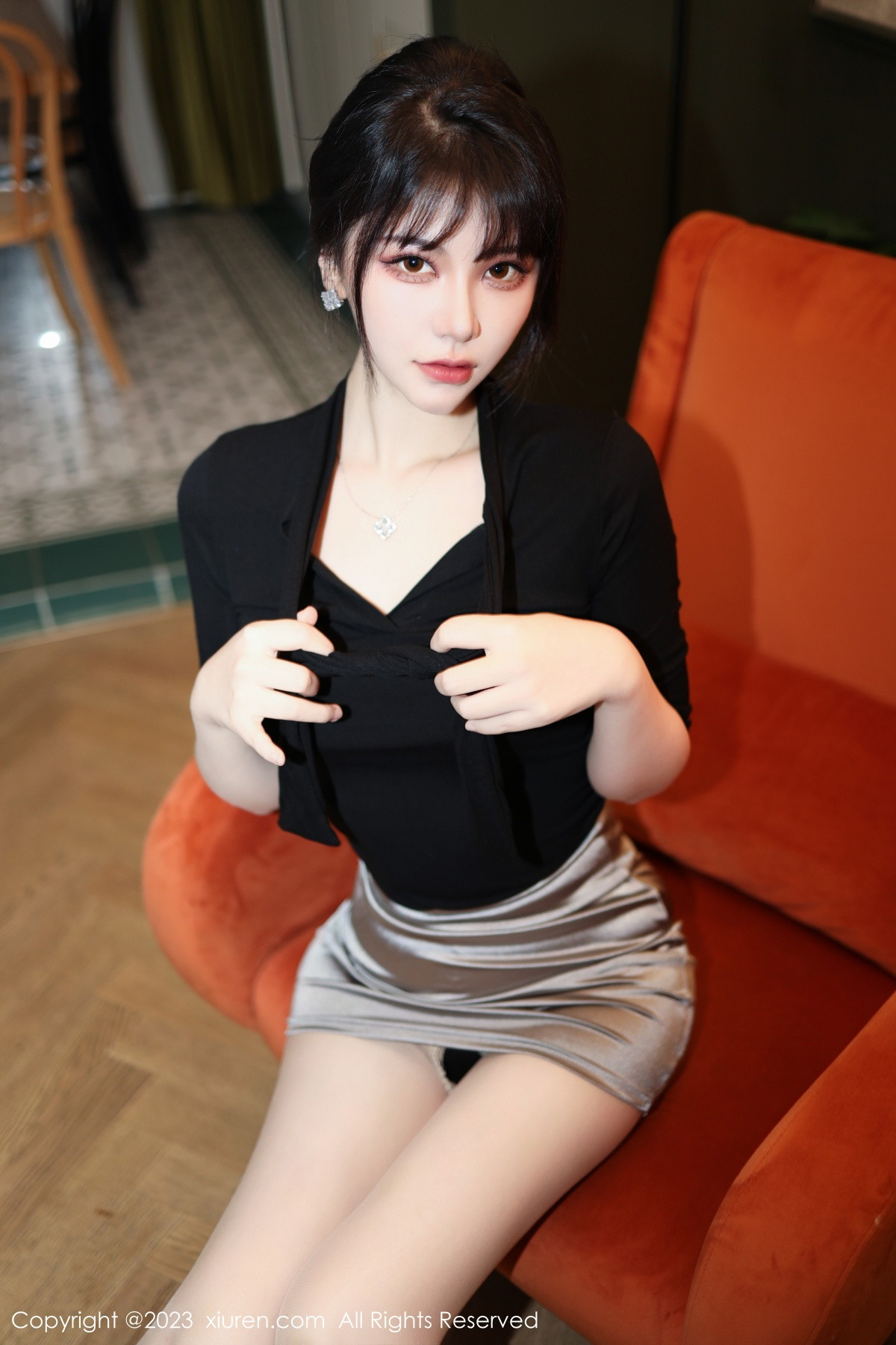 Xgyw.Net_XiuRen第6256期_模特桃桃子闺蜜剧情主题性感黑白丝袜系列秀美腿迷人诱惑写真85P