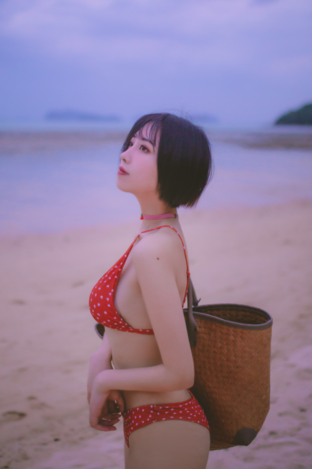 Xgyw.Net_次元少女念雪ww七月光荫主题户外海边性感红色比基尼秀完美身材迷人写真30P