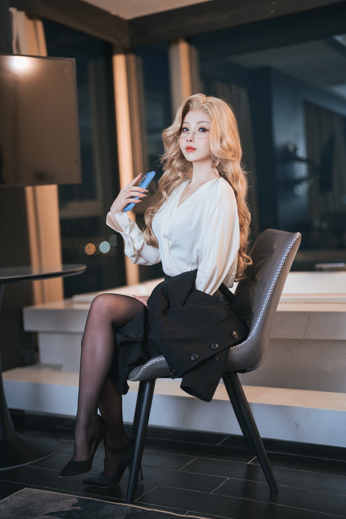 Xgyw.Net_网络美女rioko凉凉子&面饼仙儿女总裁主题性感黑色内衣配黑丝袜迷人诱惑写真80P
