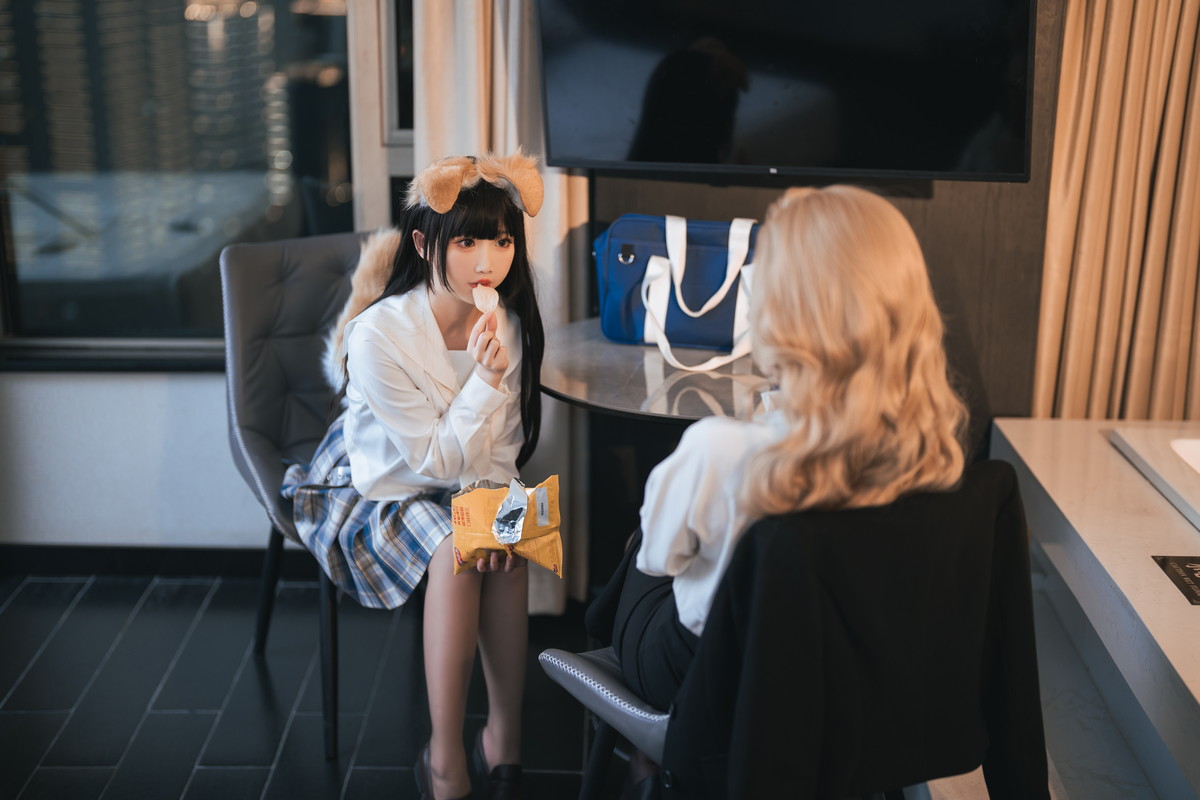 Xgyw.Net_网络美女rioko凉凉子&面饼仙儿女总裁主题性感黑色内衣配黑丝袜迷人诱惑写真80P