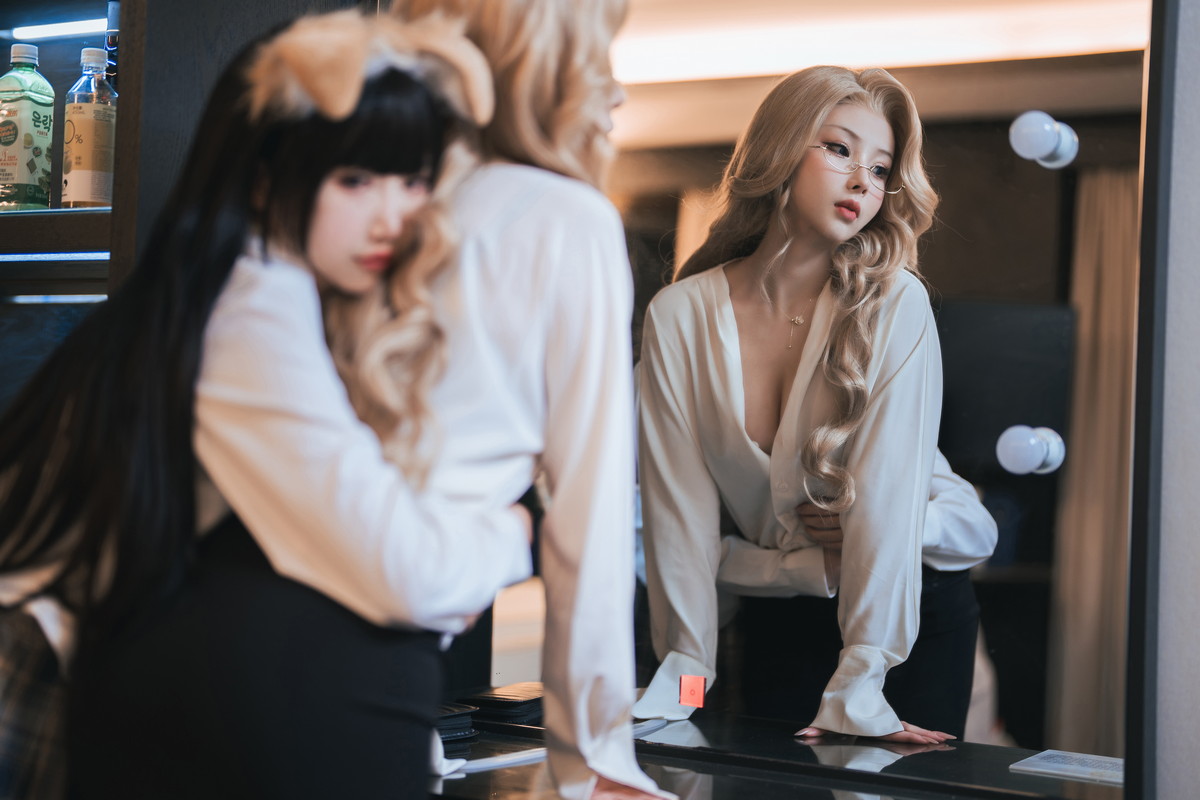 Xgyw.Net_网络美女rioko凉凉子&面饼仙儿女总裁主题性感黑色内衣配黑丝袜迷人诱惑写真80P