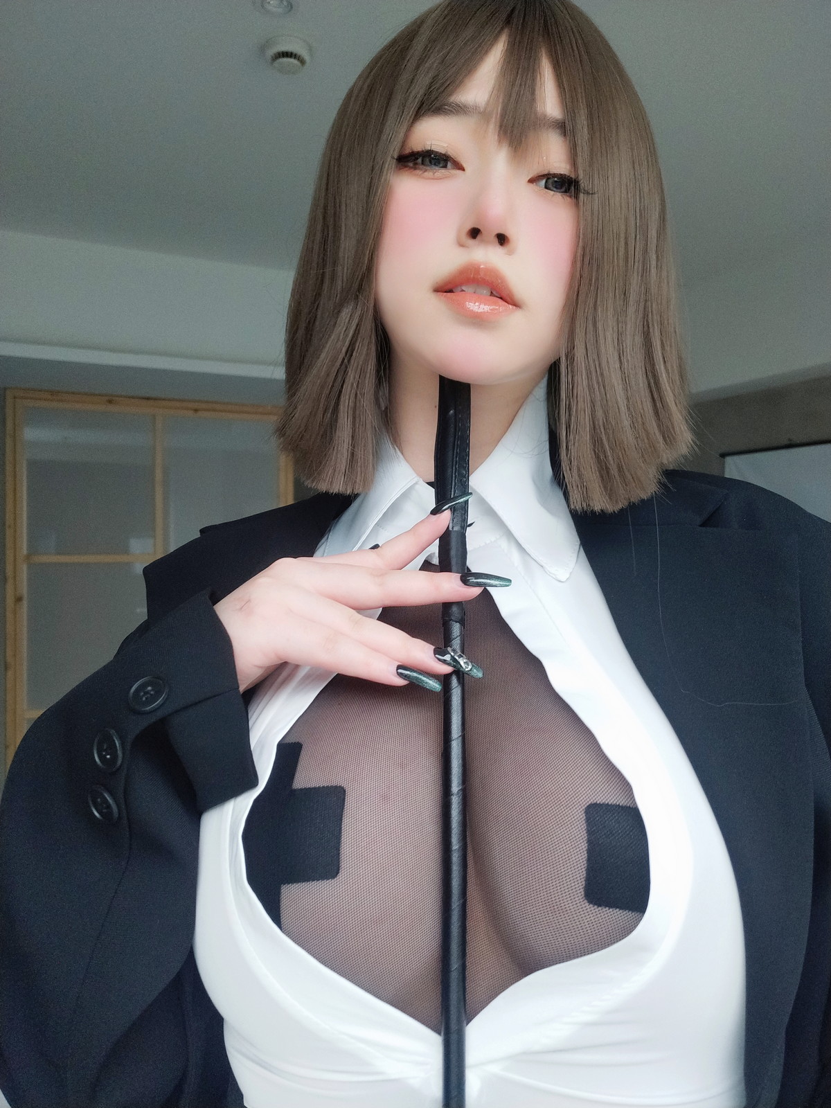 Xgyw.Net_Coser妹子女主K大胆的秘书主题脱OL制服露薄透内衣秀豪乳遮点极致诱惑写真107P