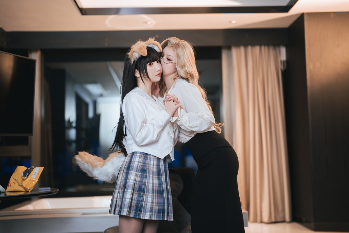 Xgyw.Net_网络美女rioko凉凉子&面饼仙儿女总裁主题性感黑色内衣配黑丝袜迷人诱惑写真80P