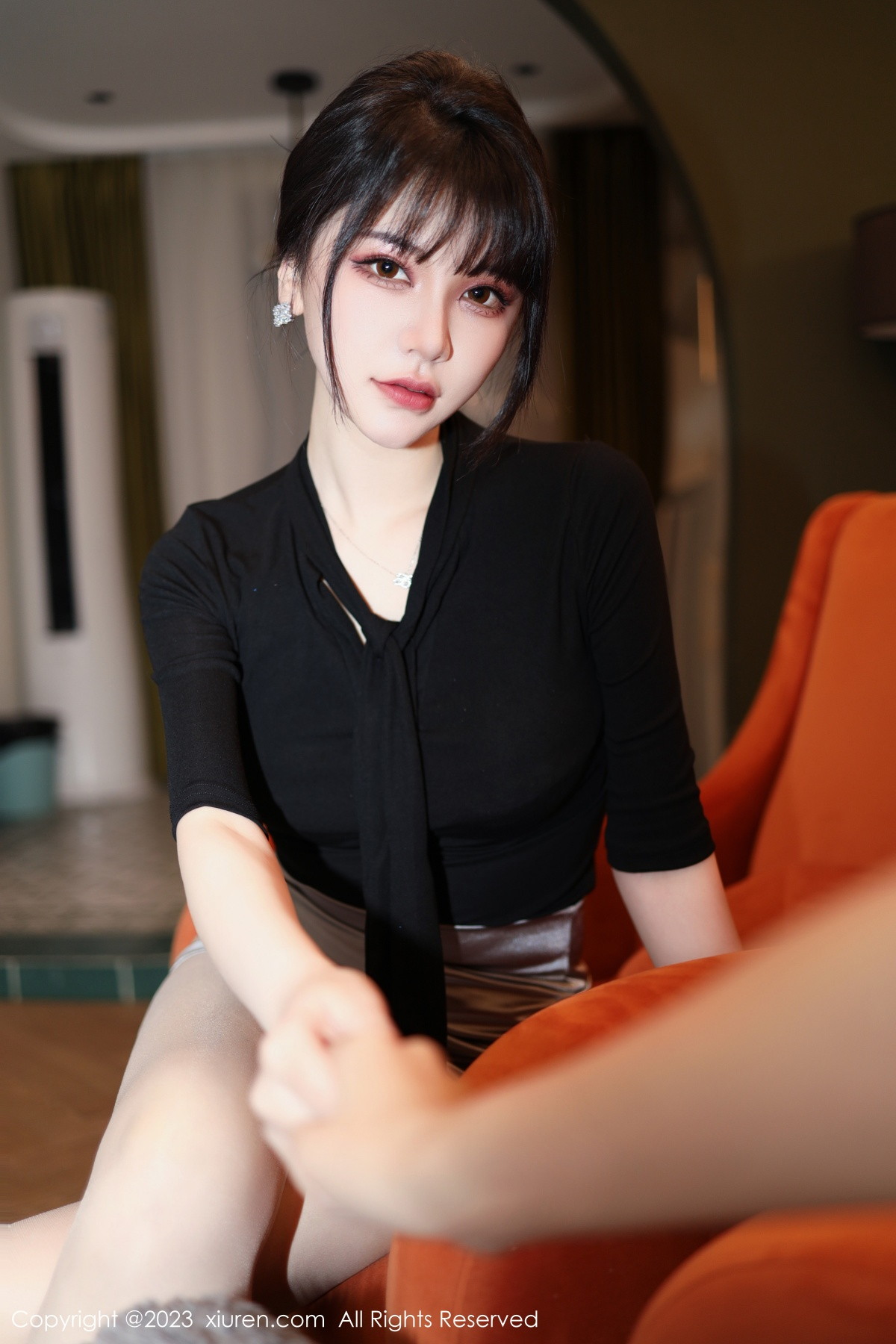 Xgyw.Net_XiuRen第6256期_模特桃桃子闺蜜剧情主题性感黑白丝袜系列秀美腿迷人诱惑写真85P